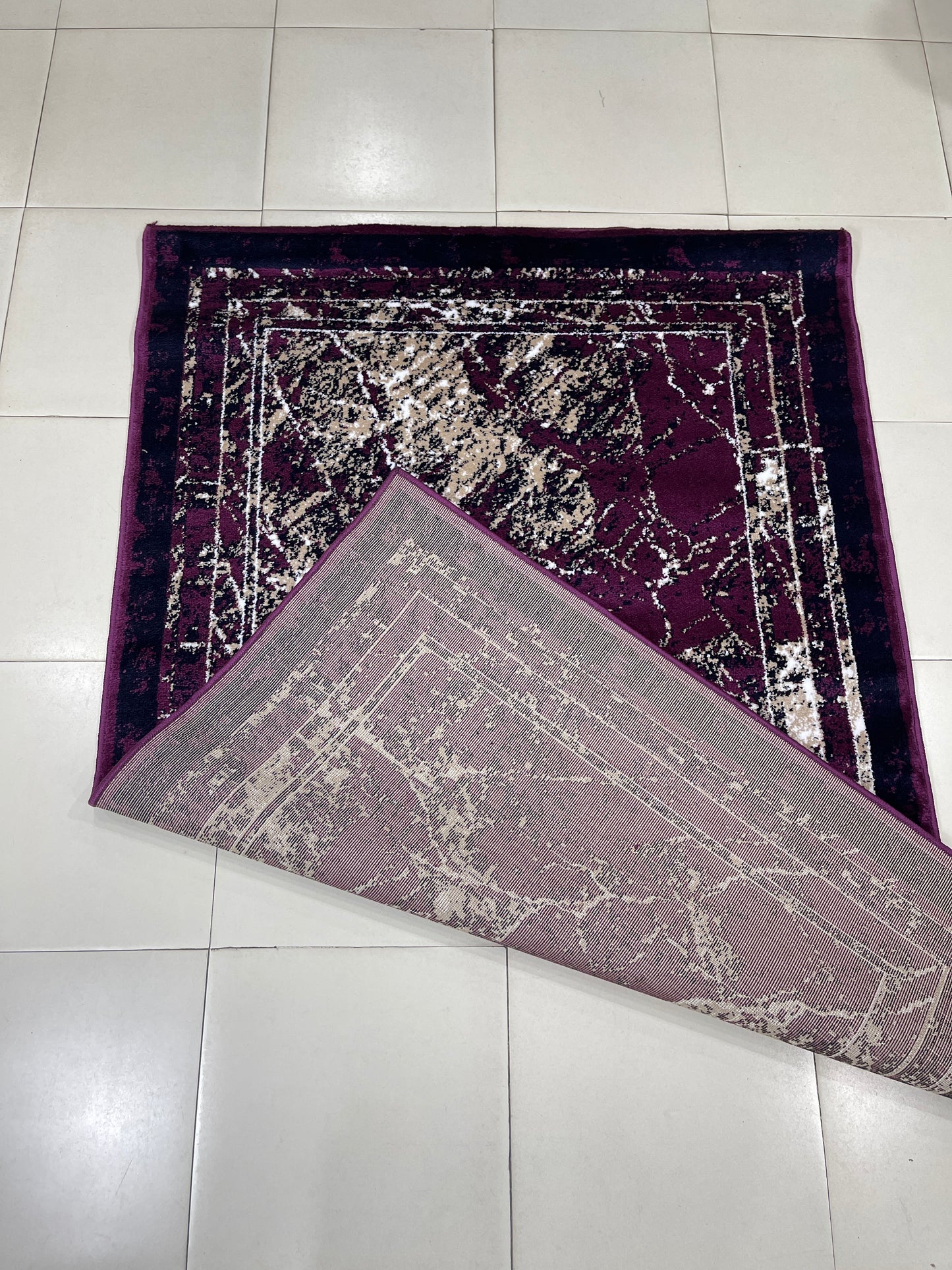 Modern polypropylene Rug,back woven
(Article-175-Purple)
Size : 4 ft width x 5.6 ft length (120 cm x 170 cm)