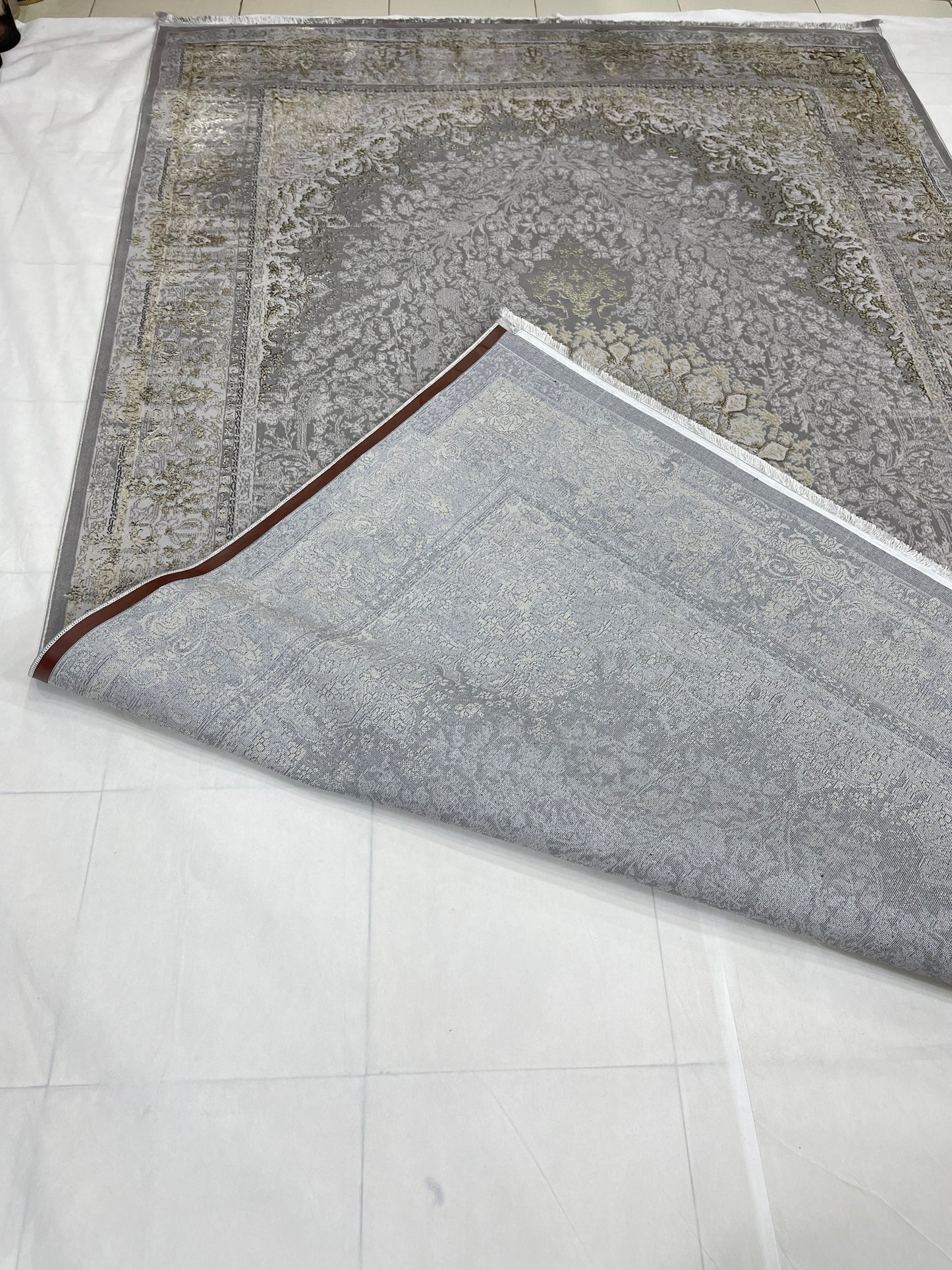 New Turkish Silk (Surya A) 
Size: 6.6 ft width x 9.6 ft length (200cm x 290cm)
Article -610- Grey