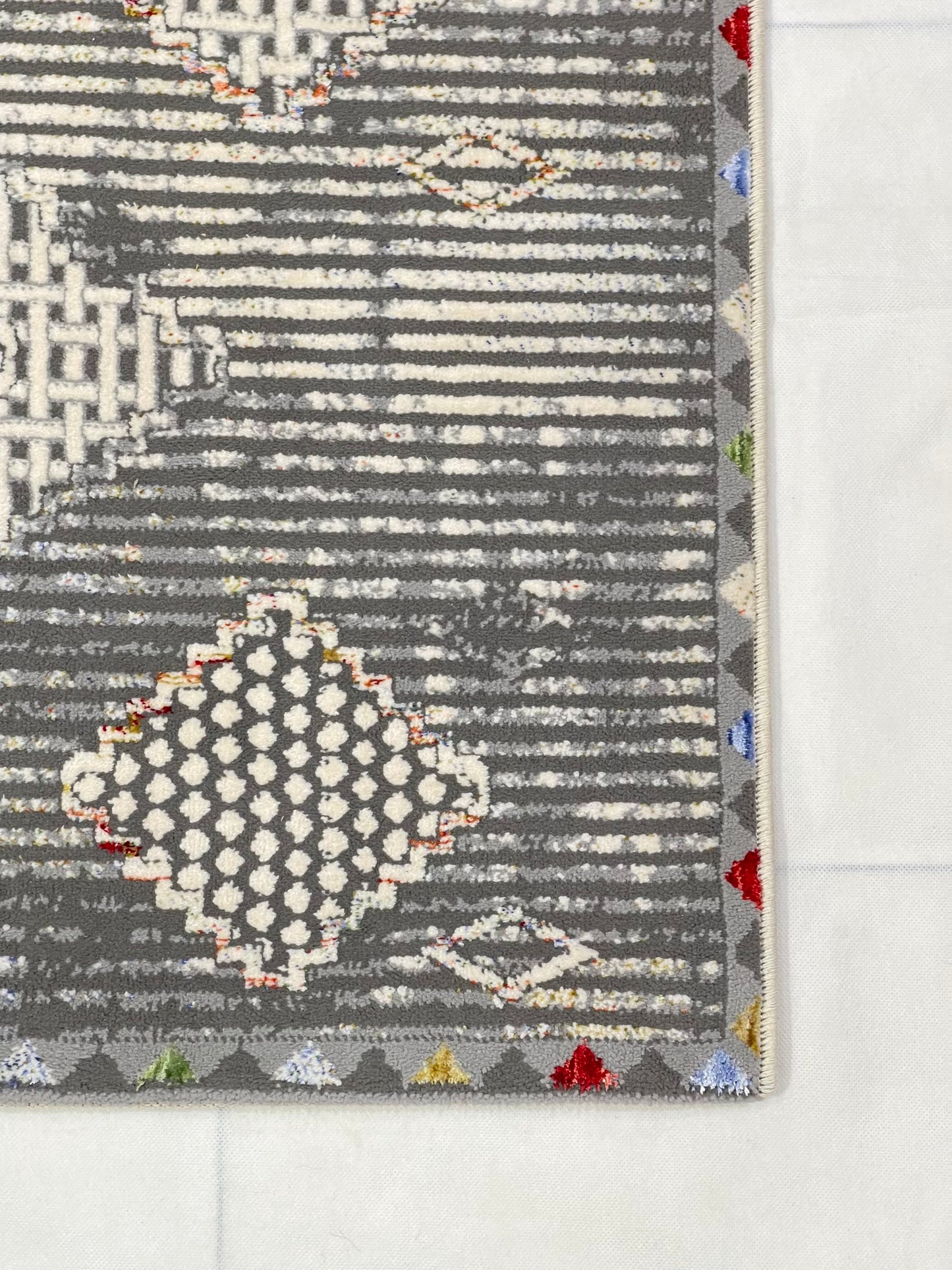 Irani viscose Rug , Woven Back Article-312-Grey Size : 3 ft width x 5 ft length (100 cm x 150cm)