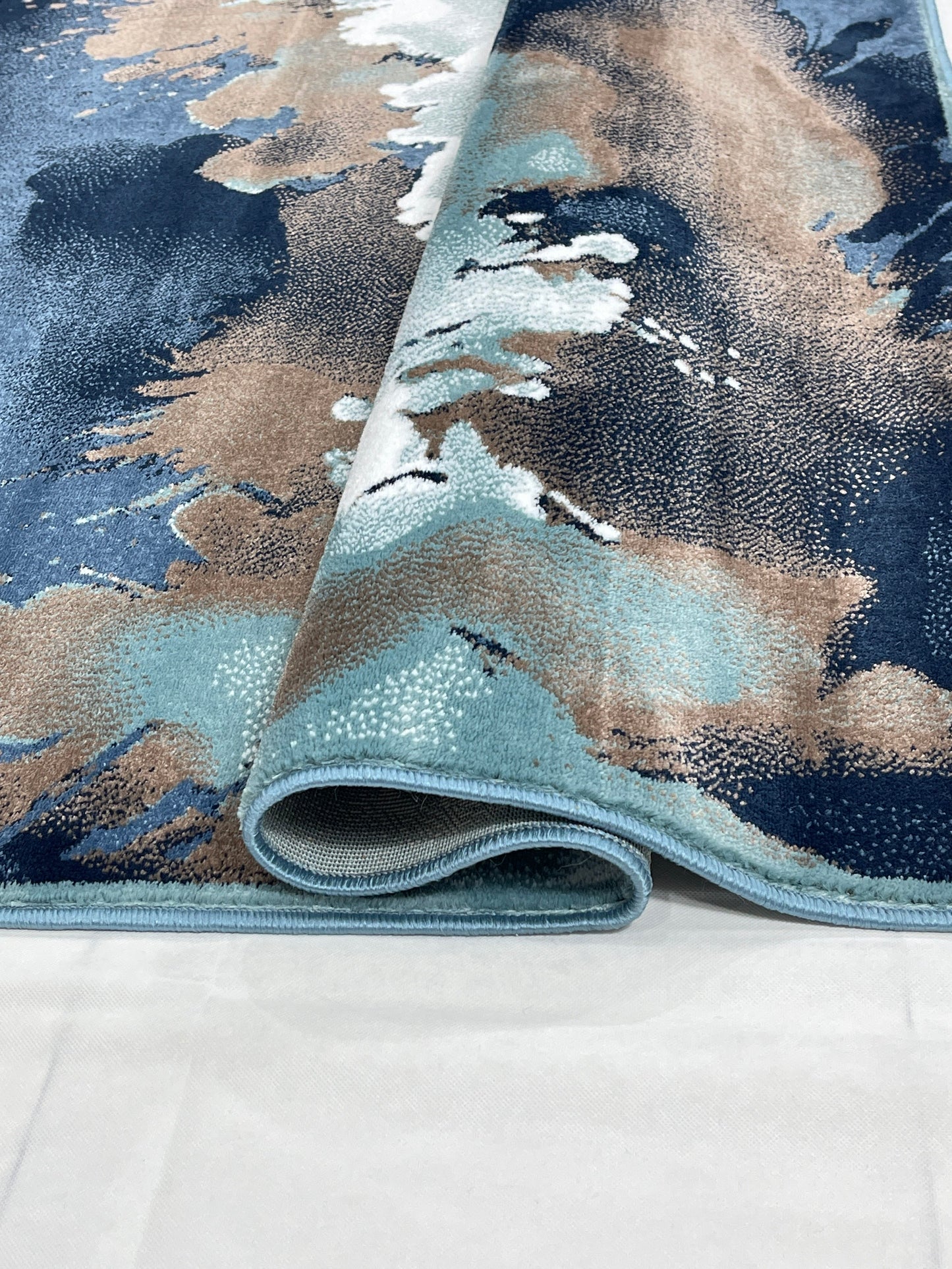 Modern polypropylene Rug,back woven(Article-6513-Feroze)
Size : 5ft width  x 7.3ft length (150cm x 220cm)