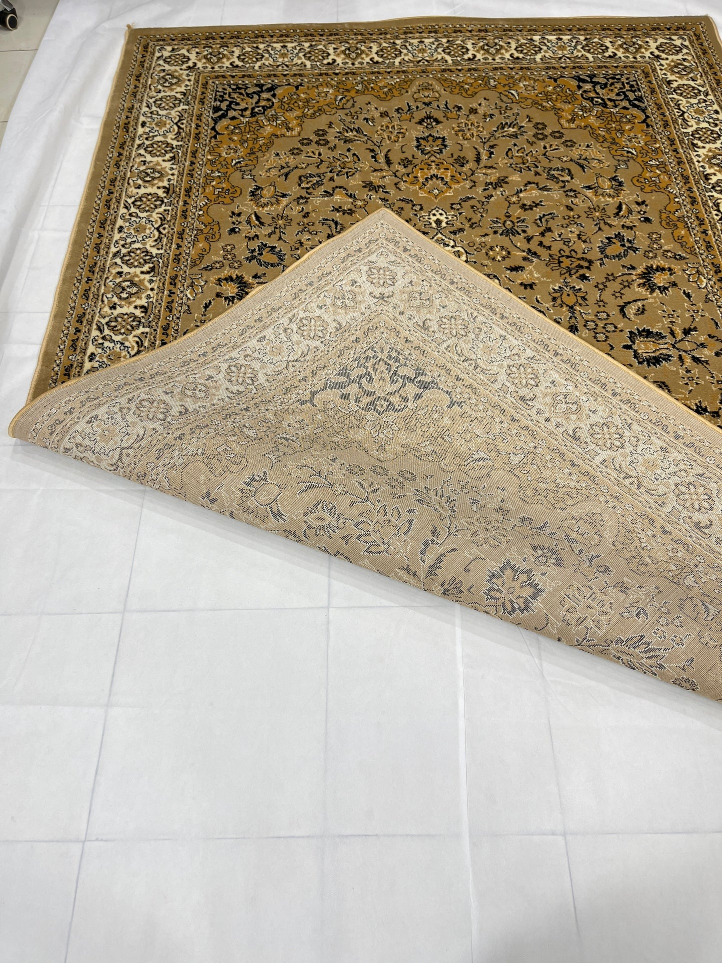 Persian polypropylene Rug,back woven(Article-01-Beige)
Size : 6.6 ft width x 9.6 ft length (200cm x 290cm)