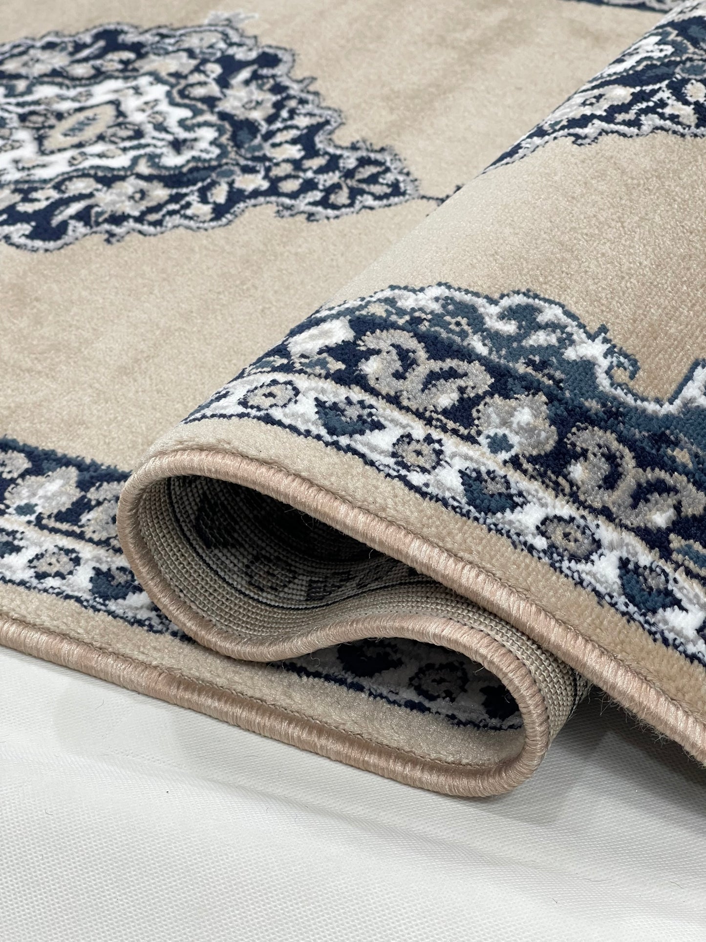 Mink Persian Polypropylene Woven Rug.
 Size : 2.6 ft width x 6.6 ft length
 (80 cm x 200cm)