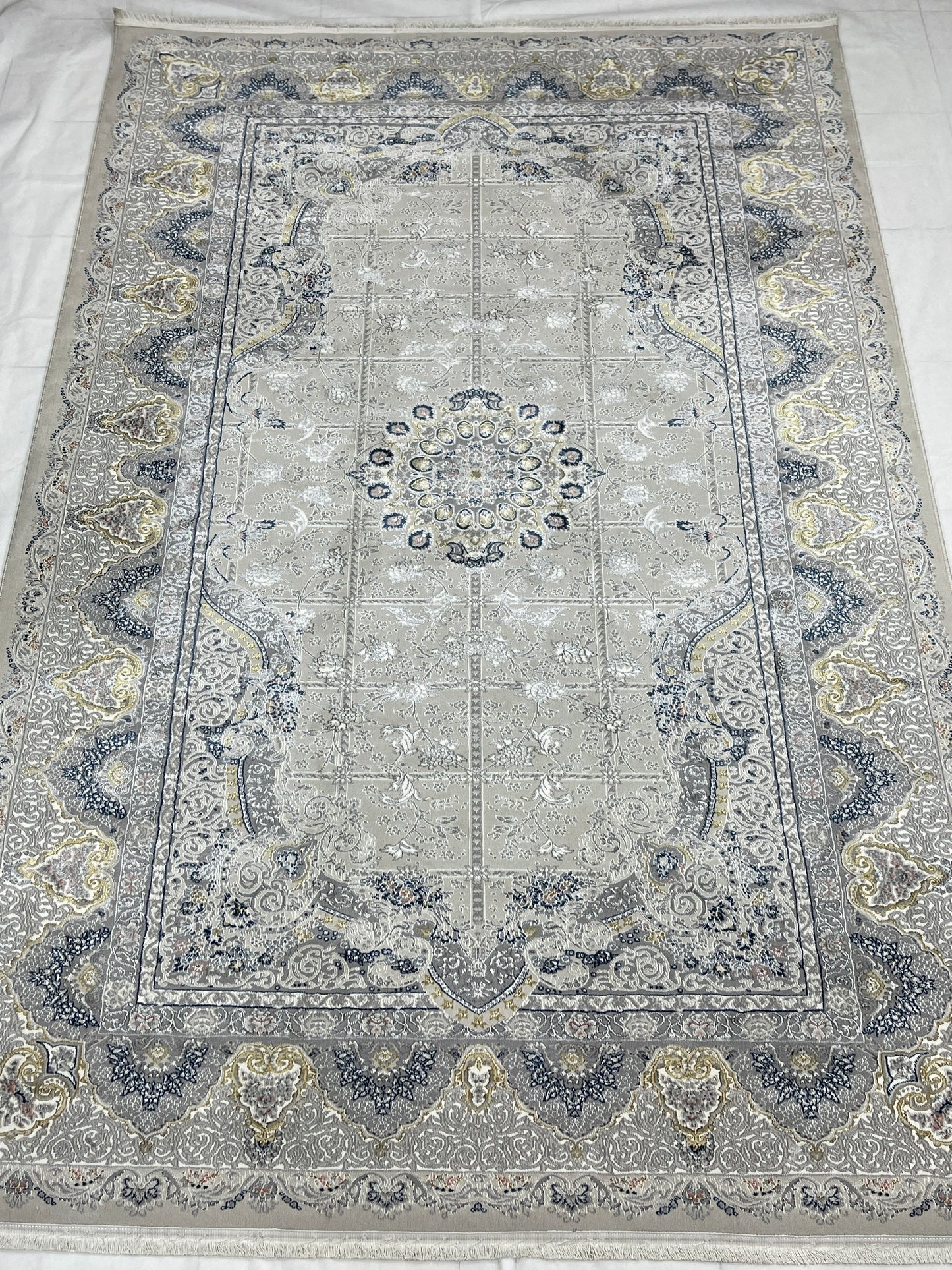 New Turkish Silk (Surya A) 
Size: 6.6 ft width x 9.6 ft length (200cm x 290cm)
Article -614- Off White