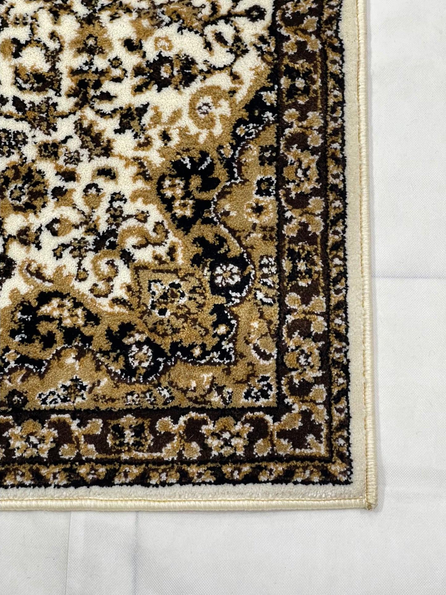 Off white Persian Polypropylene Woven Runner.
 Size : 2.6 ft width x 6.6 ft length
 (80 cm x 200cm)