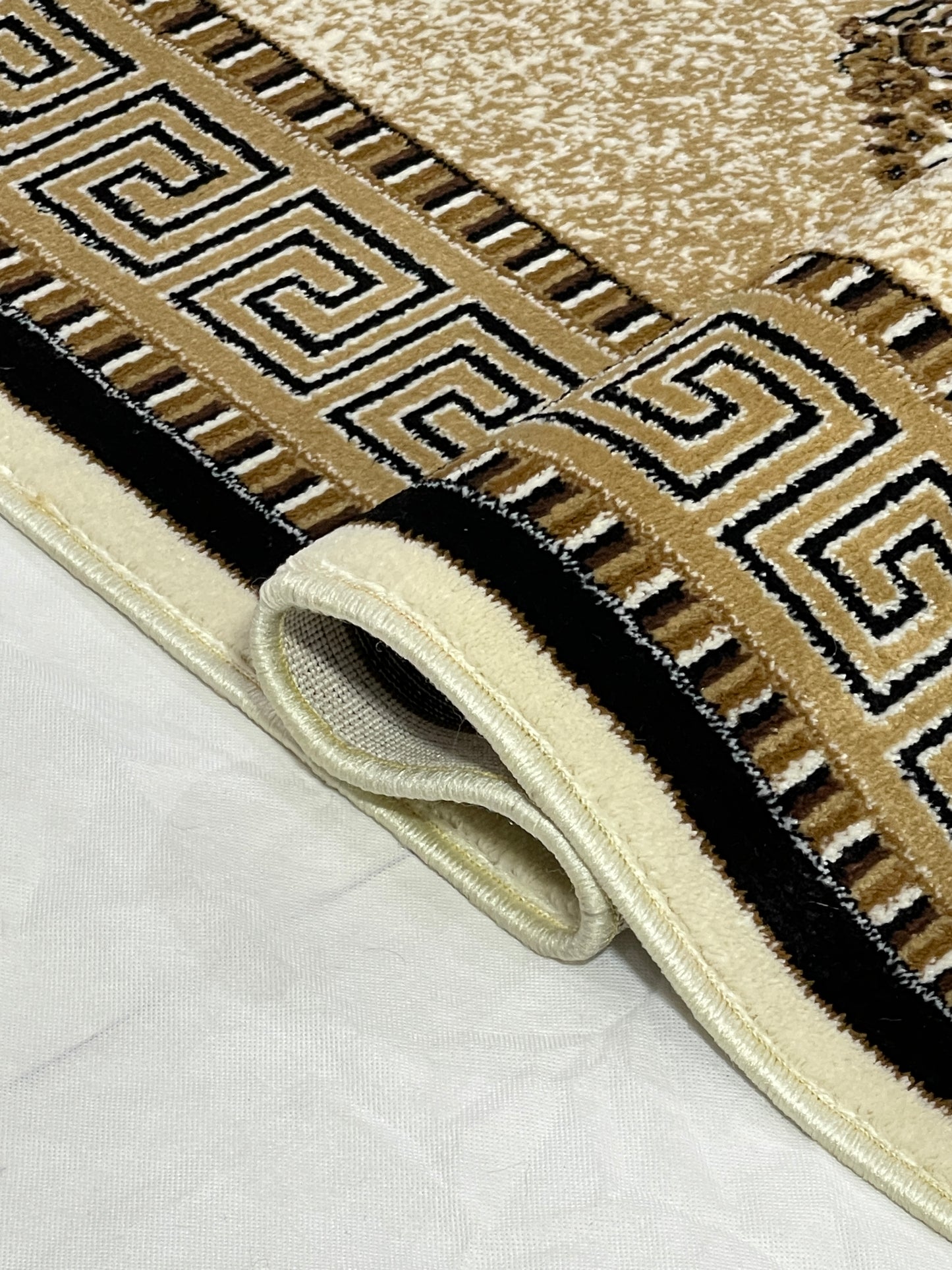 Versace Polypropylene Rug,back woven(Article-75-Off white)
Size : 5ft width  x 7.3ft length (150cm x 220cm)