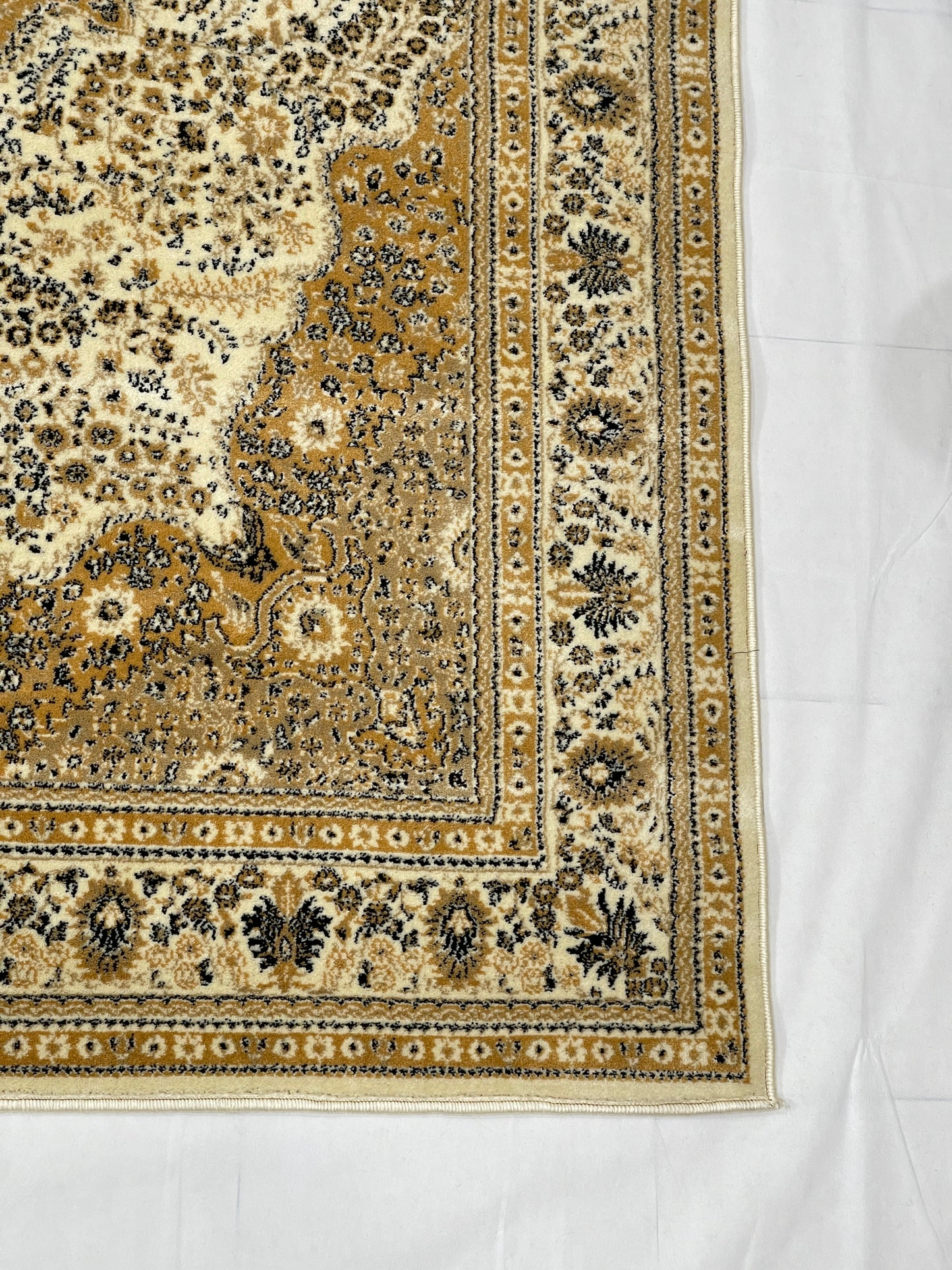Persian polypropylene Rug,back woven(Article-25-Off white)
Size : 6.6 ft width x 9.6 ft length (200cm x 290cm)