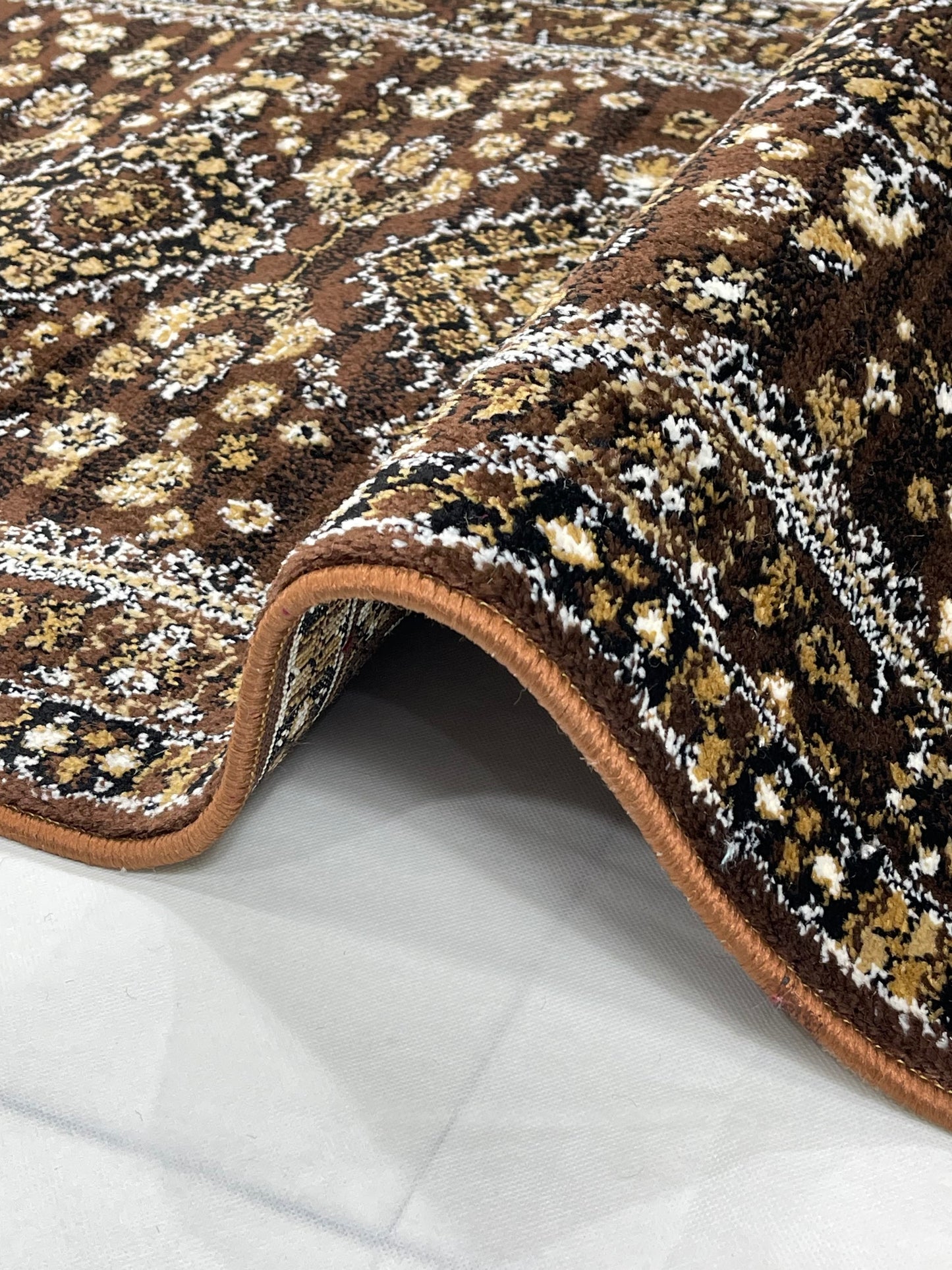 Brown  Persian Polypropylene Woven Rug.  Size : 2.6 ft width x 6.6 ft length  (80 cm x 200cm)