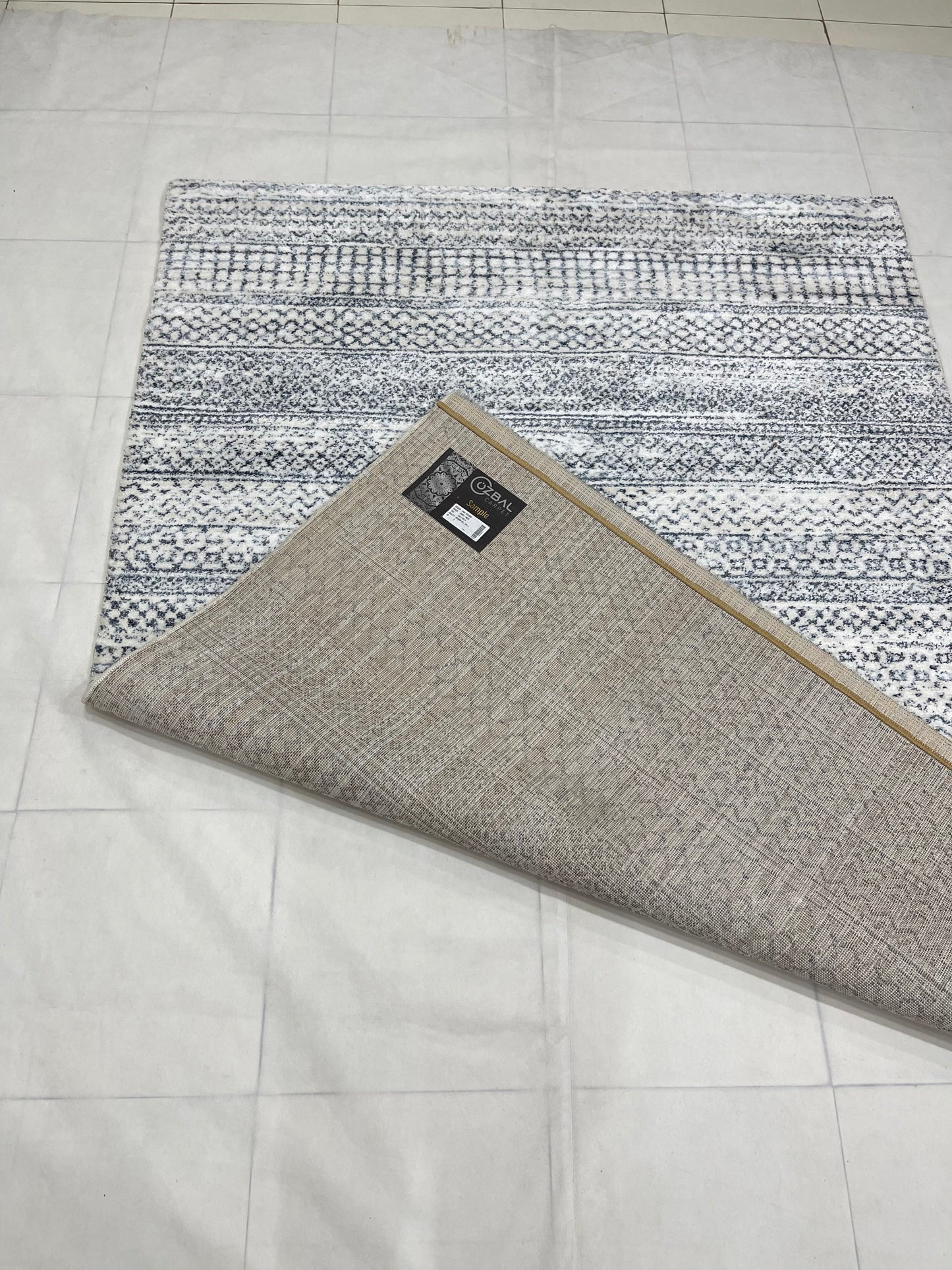 Turkish Shaggy Rug With Woven Back.  Size : 5 Ft Width x 7.3 Ft Length (160cm x 220cm) Article-07-Off White, Grey