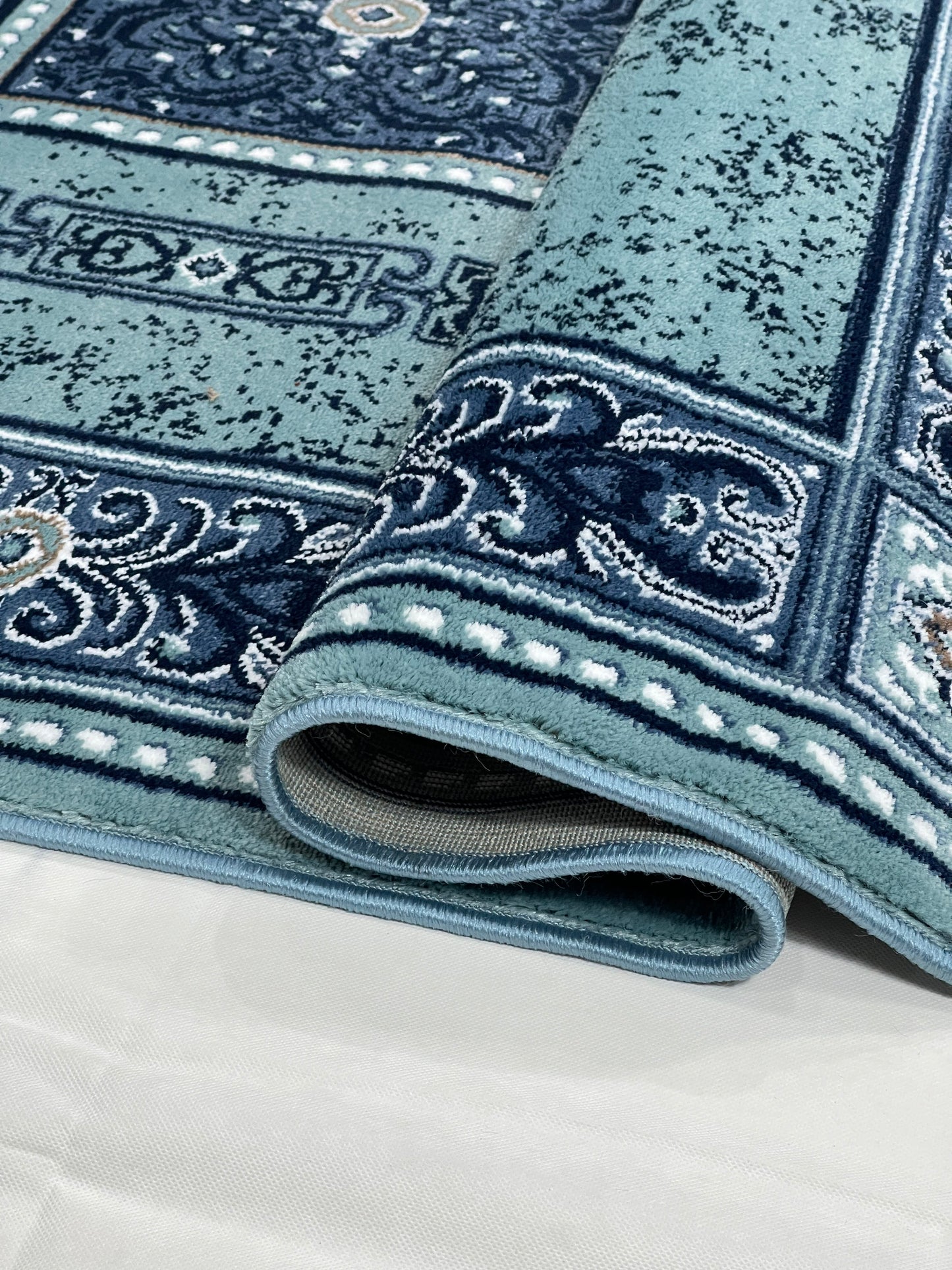 Persian Polypropylene Rug,back woven(Article-868-Feroze)
Size : 5ft width  x 7.3ft length (150cm x 220cm)