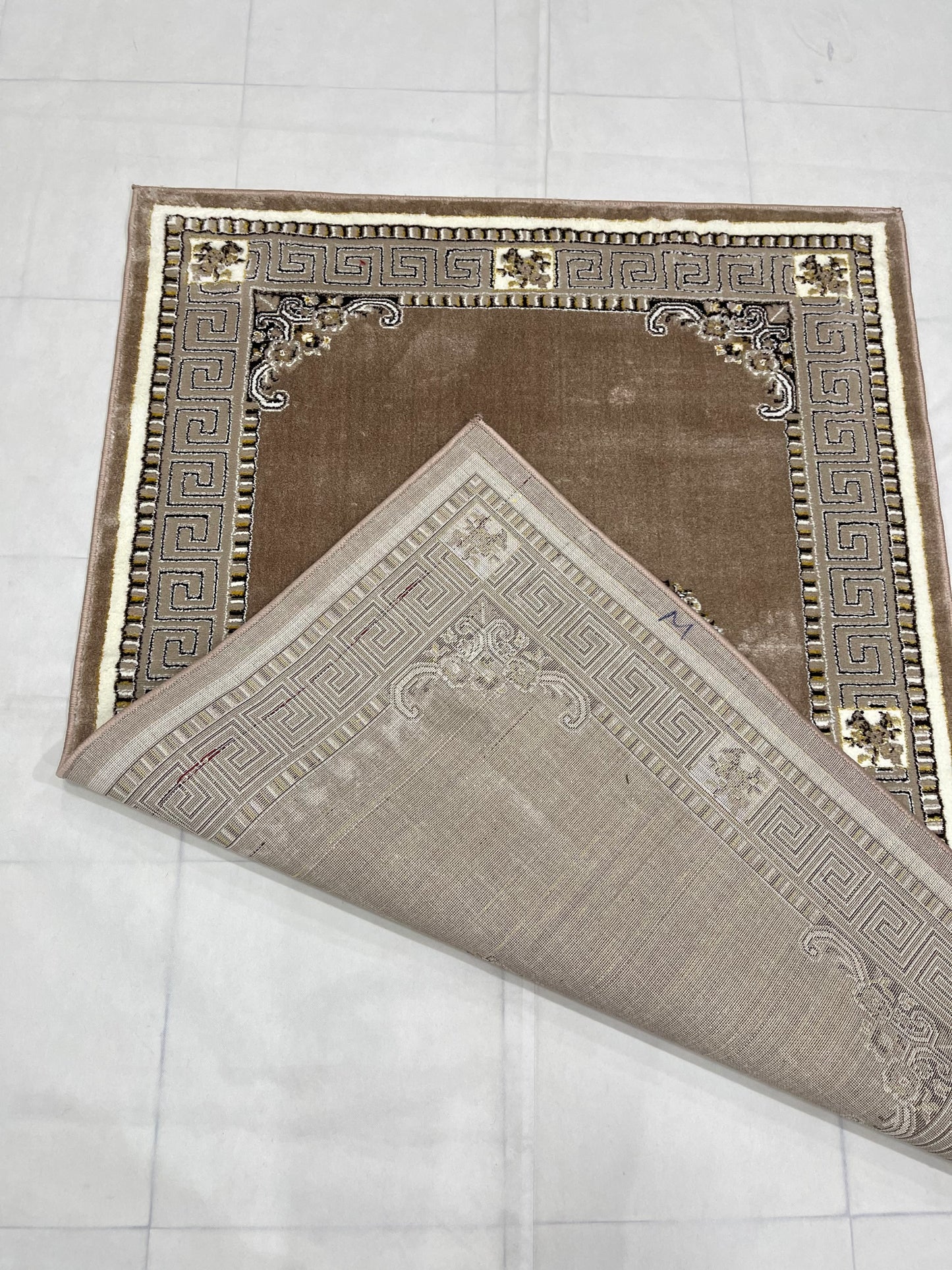 Polyester Silk Woven Rug.(Article-1575-Beige) Size : 4 ft width x 5.6 ft length