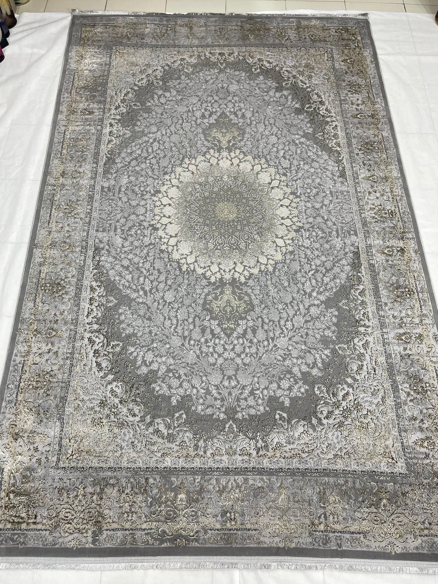 New Turkish Silk (Surya A) 
Size: 6.6 ft width x 9.6 ft length (200cm x 290cm)
Article -610- Grey