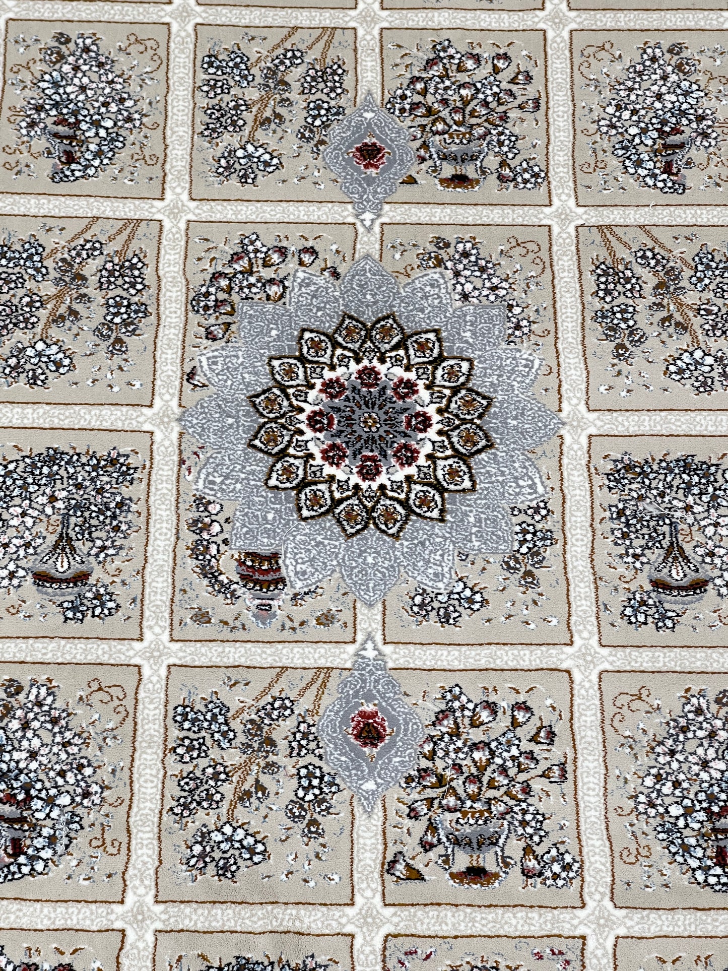 Irani  Acrylic 700 Reeds
Article -207-Off white
Size : 3 ft width x 5 ft length (100cm x 150cm)