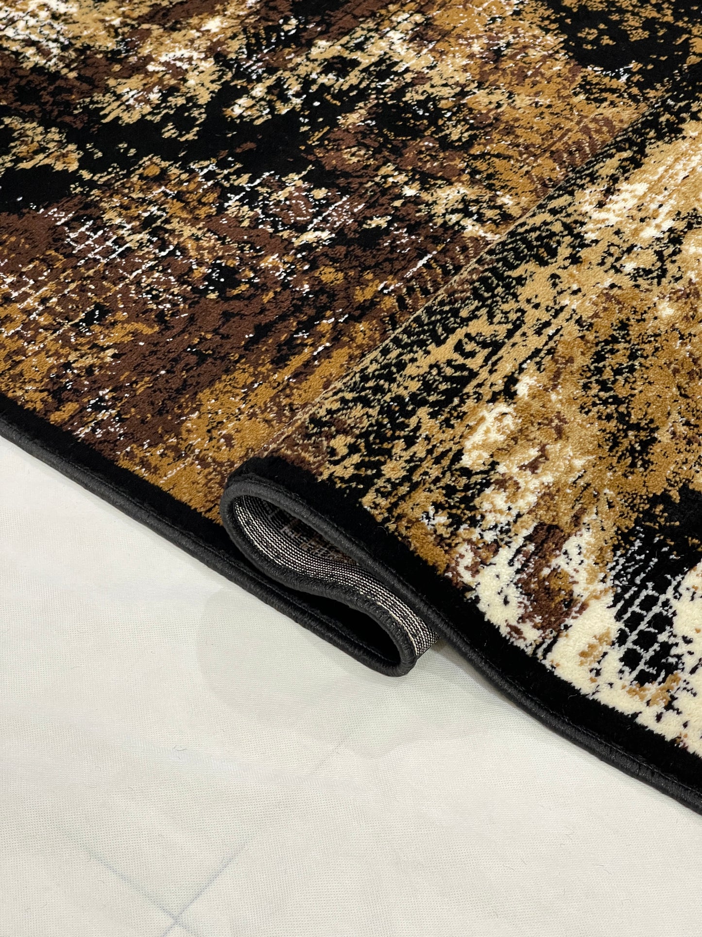 Modern polypropylene Rug,back woven(Article-6777-Black)
Size : 5ft width  x 7.3ft length (150cm x 220cm)