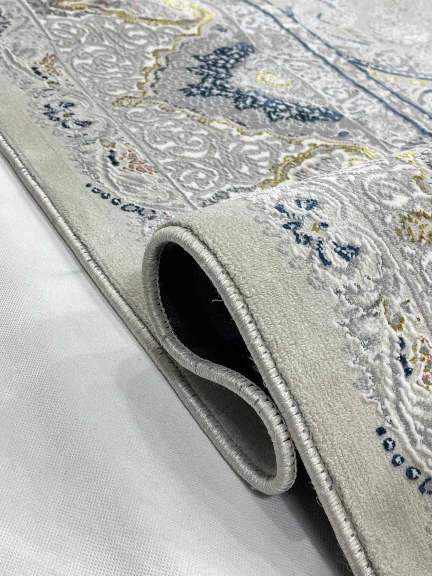 New Turkish Silk (Surya A) 
Size: 6.6 ft width x 9.6 ft length (200cm x 290cm)
Article -614- Off White