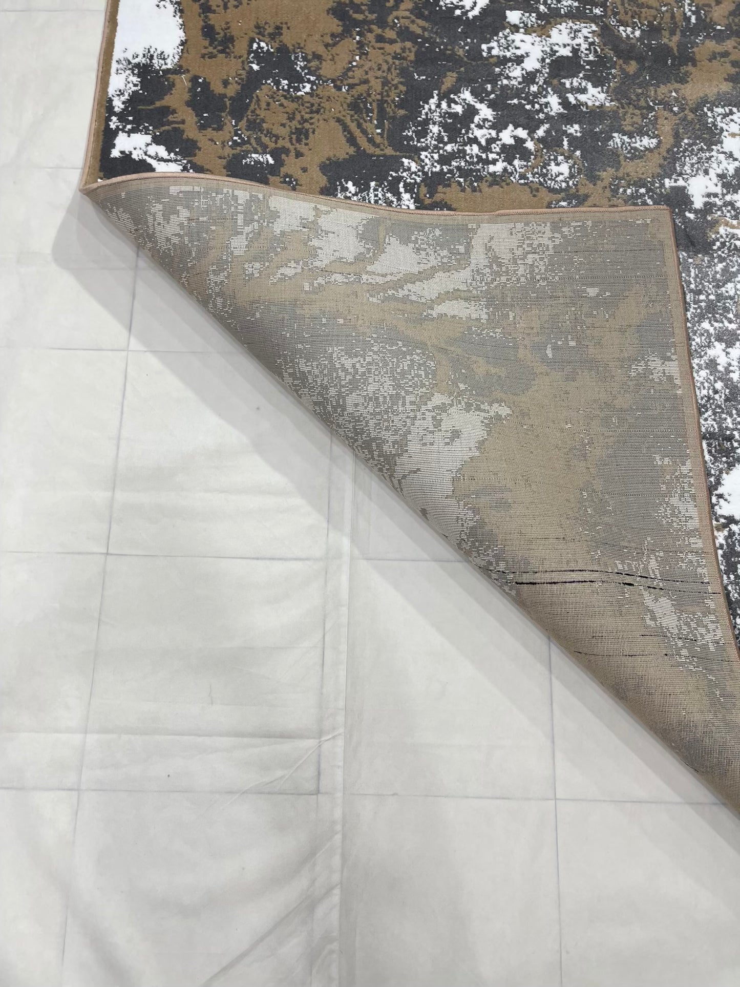 Modern polypropylene Rug,back woven(Article-670-Mink)
Size : 5ft width  x 7.3ft length (150cm x 220cm)