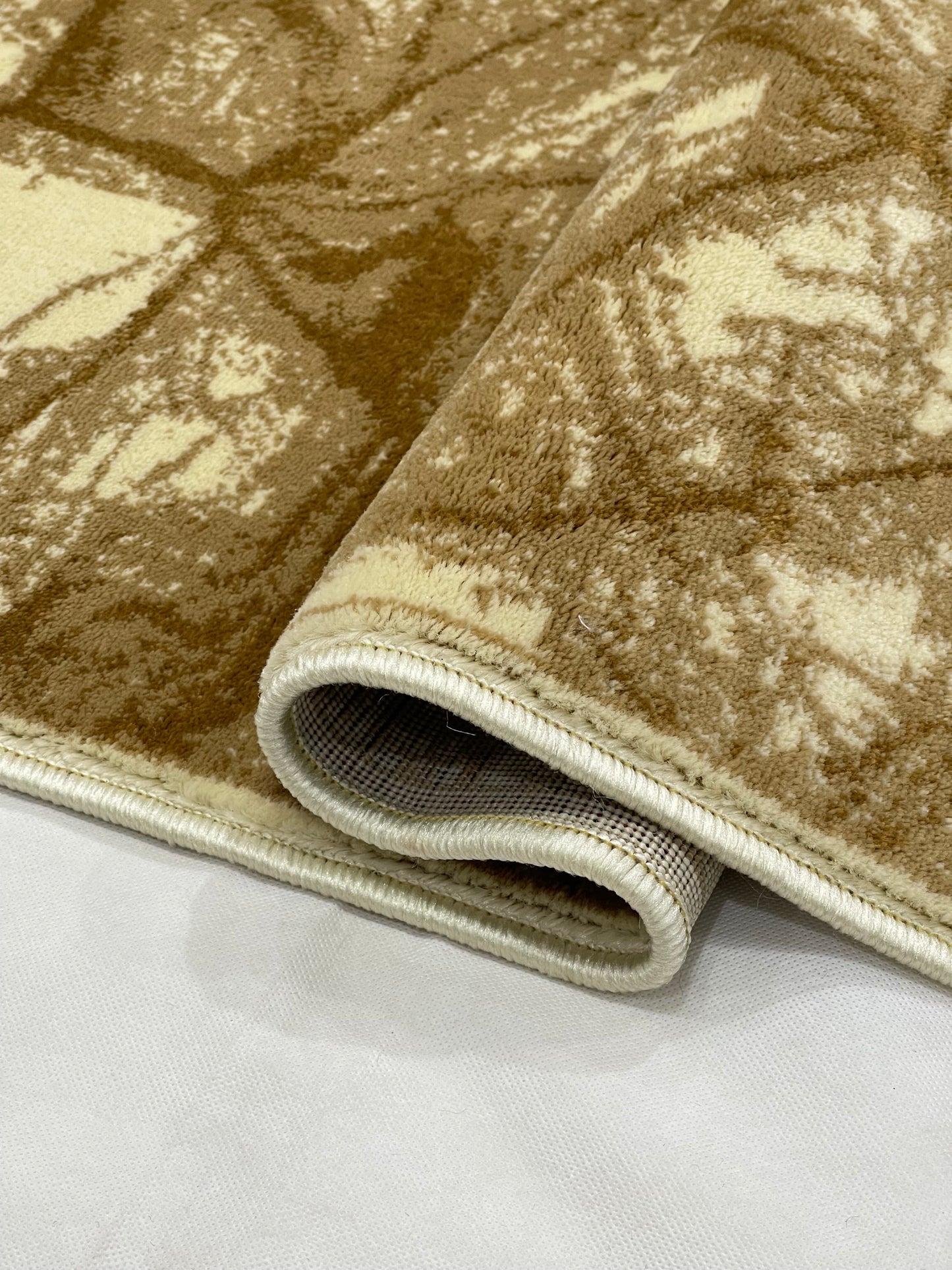 Modern Polypropylene Rug,Woven Back
(Article-67-Off white)
Size : 3 ft width x 5 ft length (100cm x 150 cm)