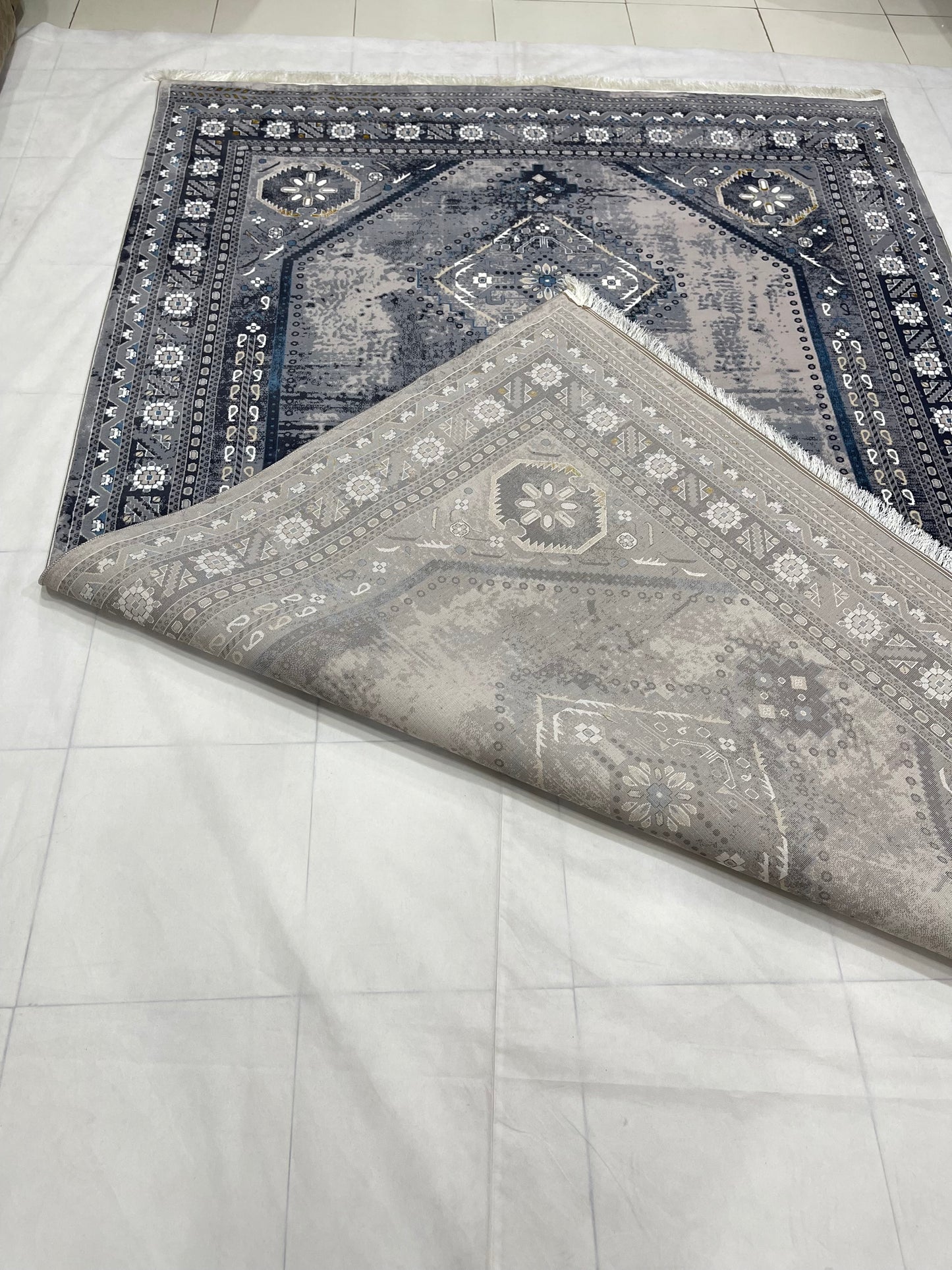 Persian Thick Woven Rug.  Article -2086-Grey Size: 6.6 ft width x 9.6 ft length (200cm x 290cm)