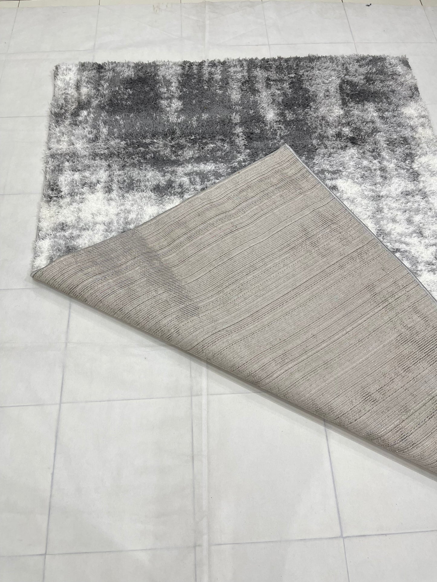 Turkish Shaggy Rug With Woven Back.  Size : 5 Ft Width x 7.3 Ft Length (160cm x 220cm) Article-08-Off White, Grey