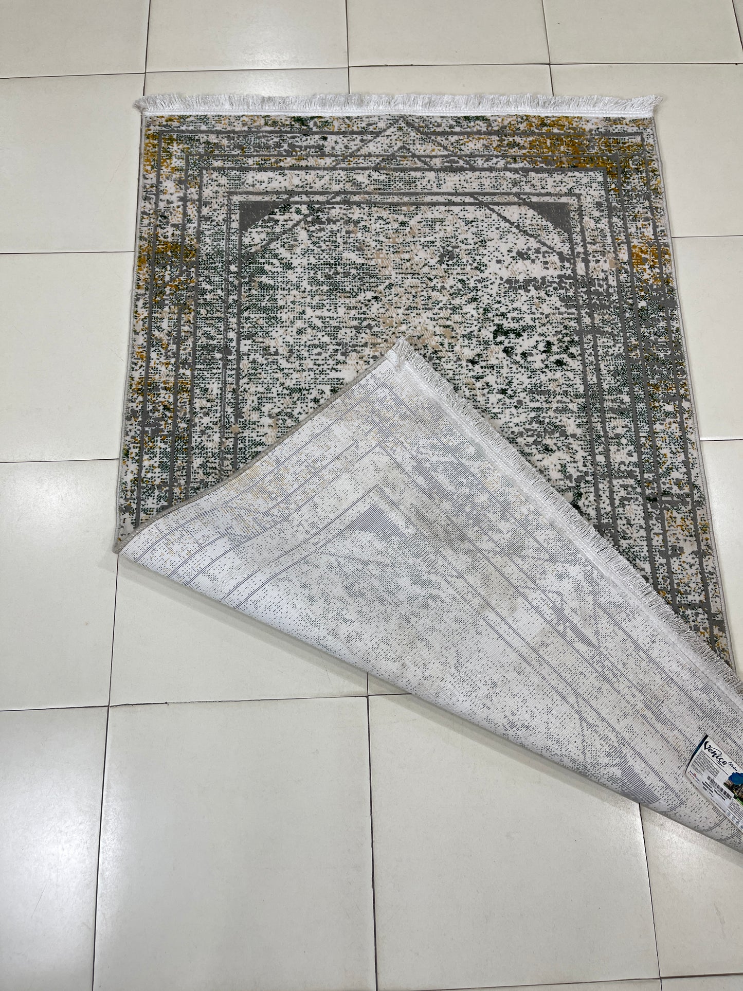 Irani viscose Rug , Woven Back
Article-322-Grey
Size : 3 ft width x 5 ft length (100 cm x 150cm) (Copy)