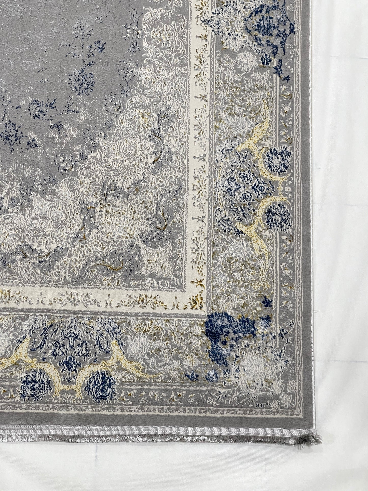 New Turkish Silk (Surya A)  Size: 6.6 ft width x 9.6 ft length (200cm x 290cm) Article -608- Grey