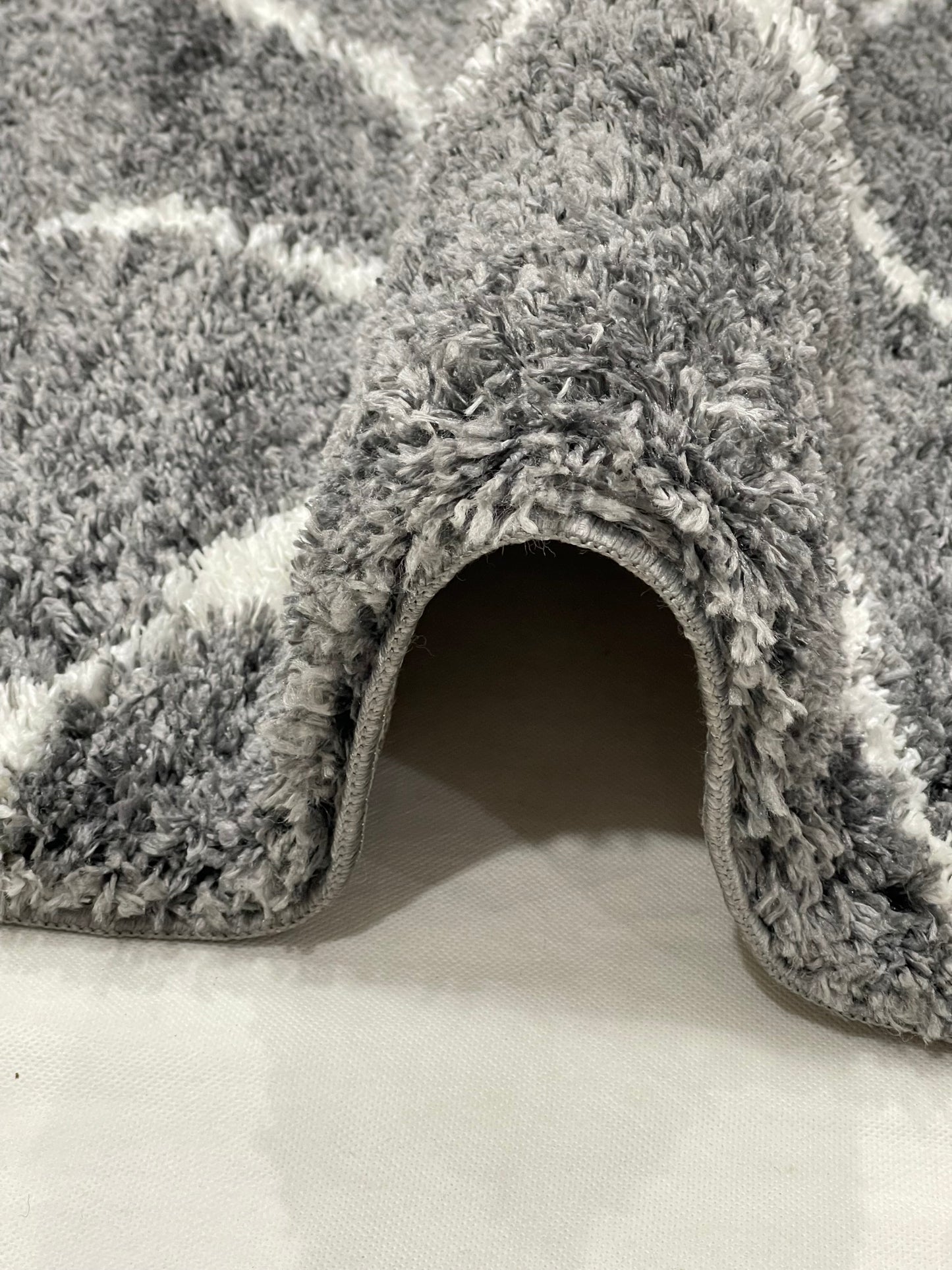 Turkish Shaggy Rug With Woven Back.  Size : 5 Ft Width x 7.3 Ft Length (160cm x 220cm) Article-13-Grey