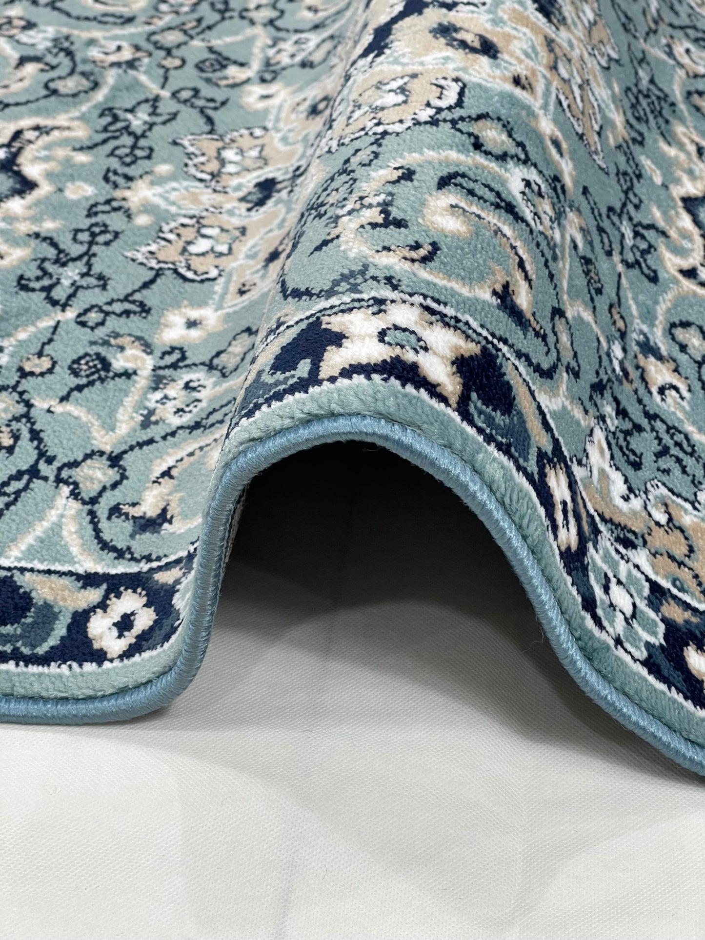 Feroze Persian Polypropylene Woven Rug.  Size : 2.6 ft width x 6.6 ft length  (80 cm x 200cm)