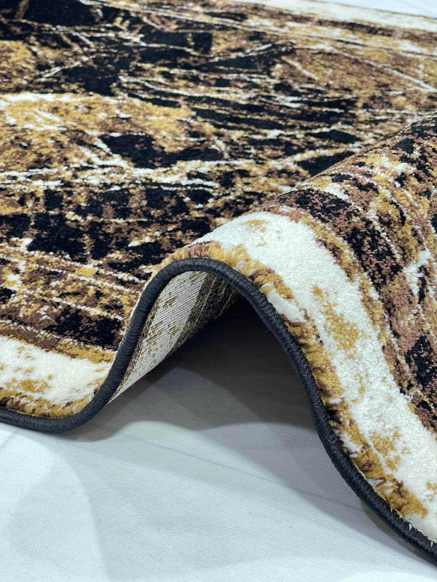 Modern polypropylene Rug,back woven
(Article-175-Black)
Size : 4 ft width x 5.6 ft length (120 cm x 170 cm)