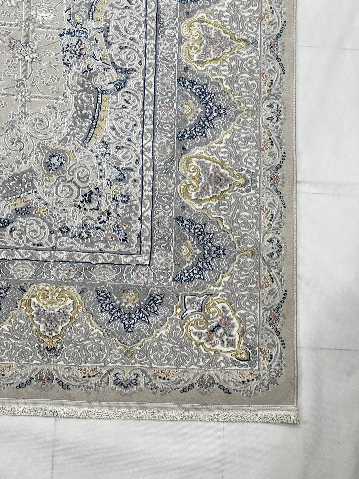New Turkish Silk (Surya A) 
Size: 6.6 ft width x 9.6 ft length (200cm x 290cm)
Article -614- Off White