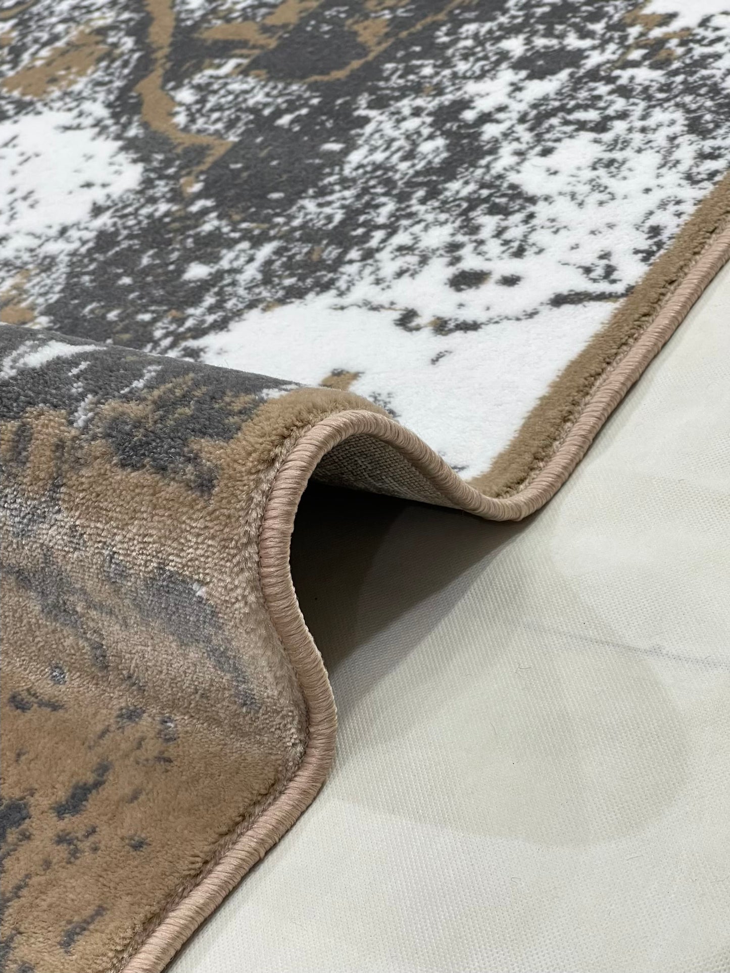 Modern polypropylene Rug,back woven(Article-670-Mink)
Size : 5ft width  x 7.3ft length (150cm x 220cm)