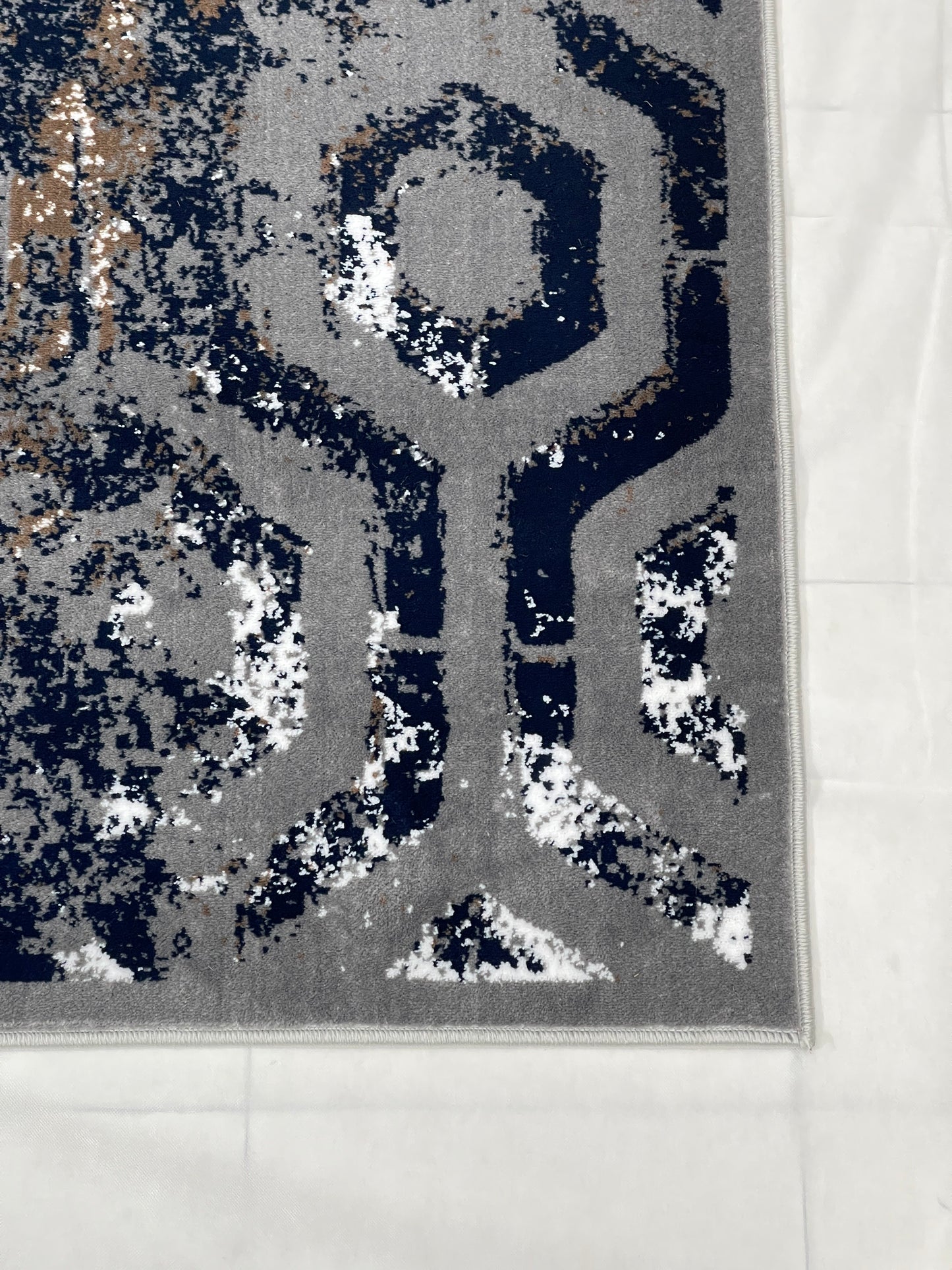 Modern polypropylene Rug,back woven(Article-1056-Grey) Size : 5ft width  x 7.3ft length (150cm x 220cm)