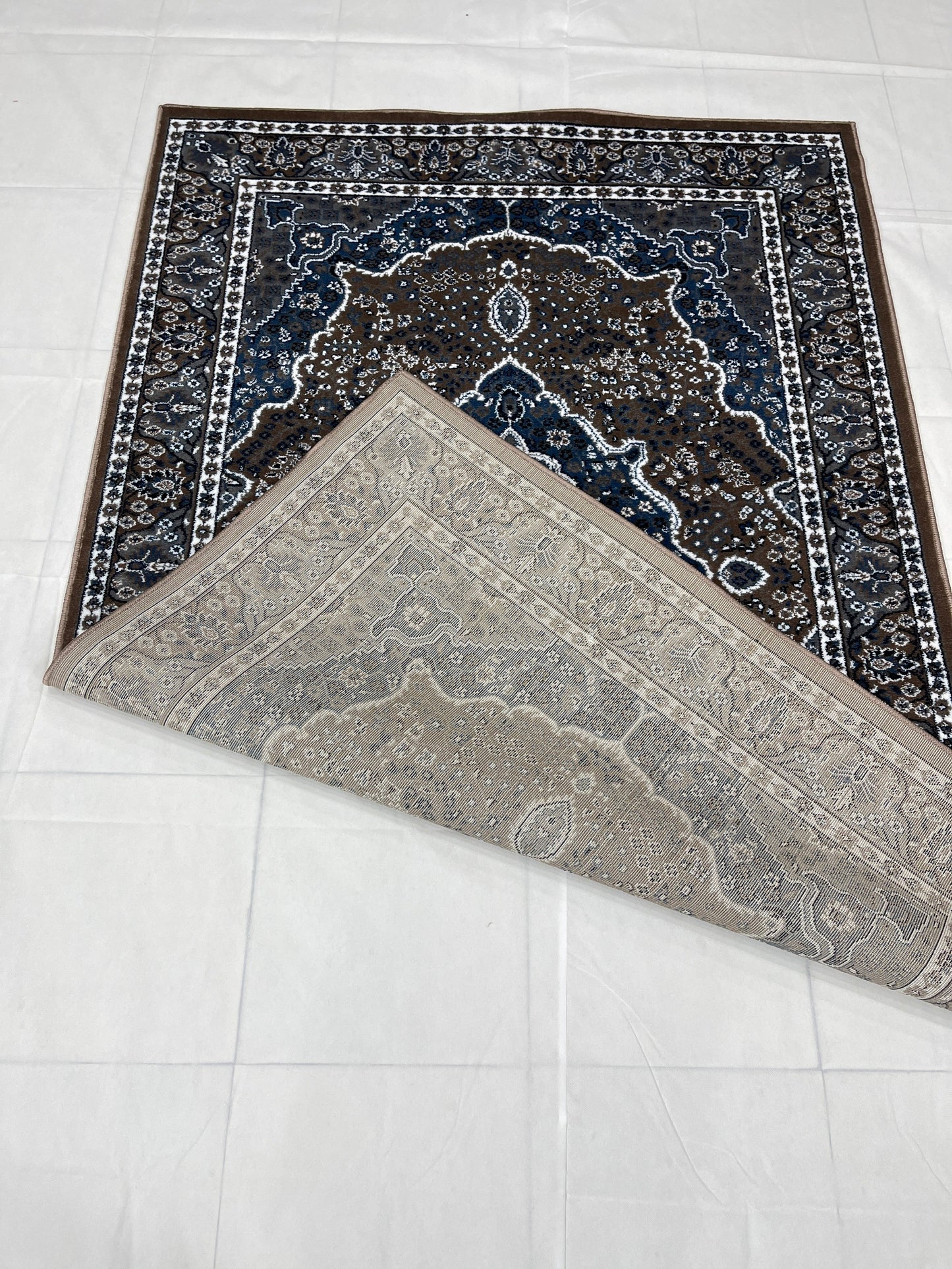 Persian polypropylene Rug,back woven(Article-25-Mink)
Size : 5ft width  x 7.3ft length (150cm x 220cm)