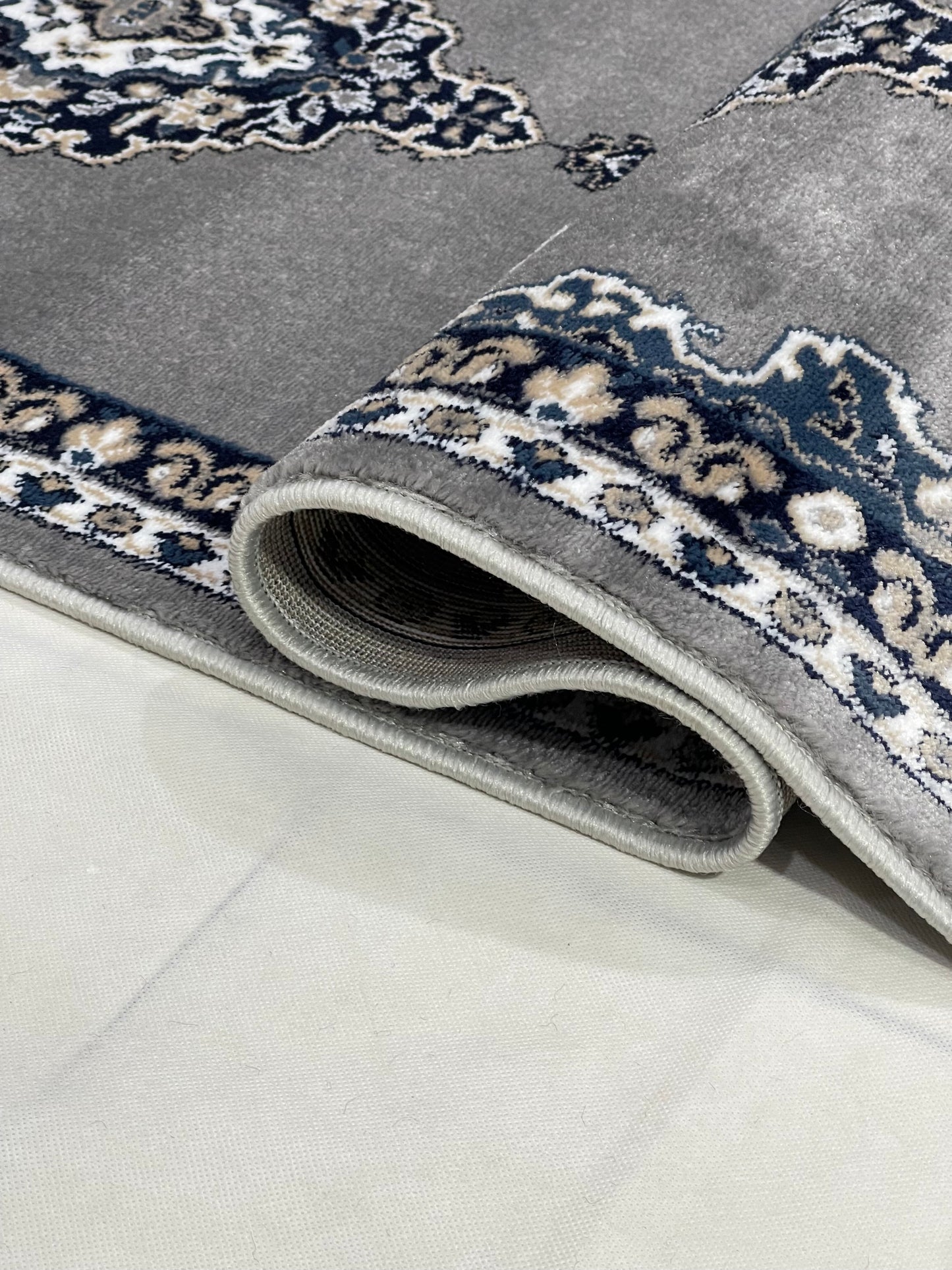 Grey Persian Polypropylene Woven Rug.  Size : 2.6 ft width x 6.6 ft length  (80 cm x 200cm)