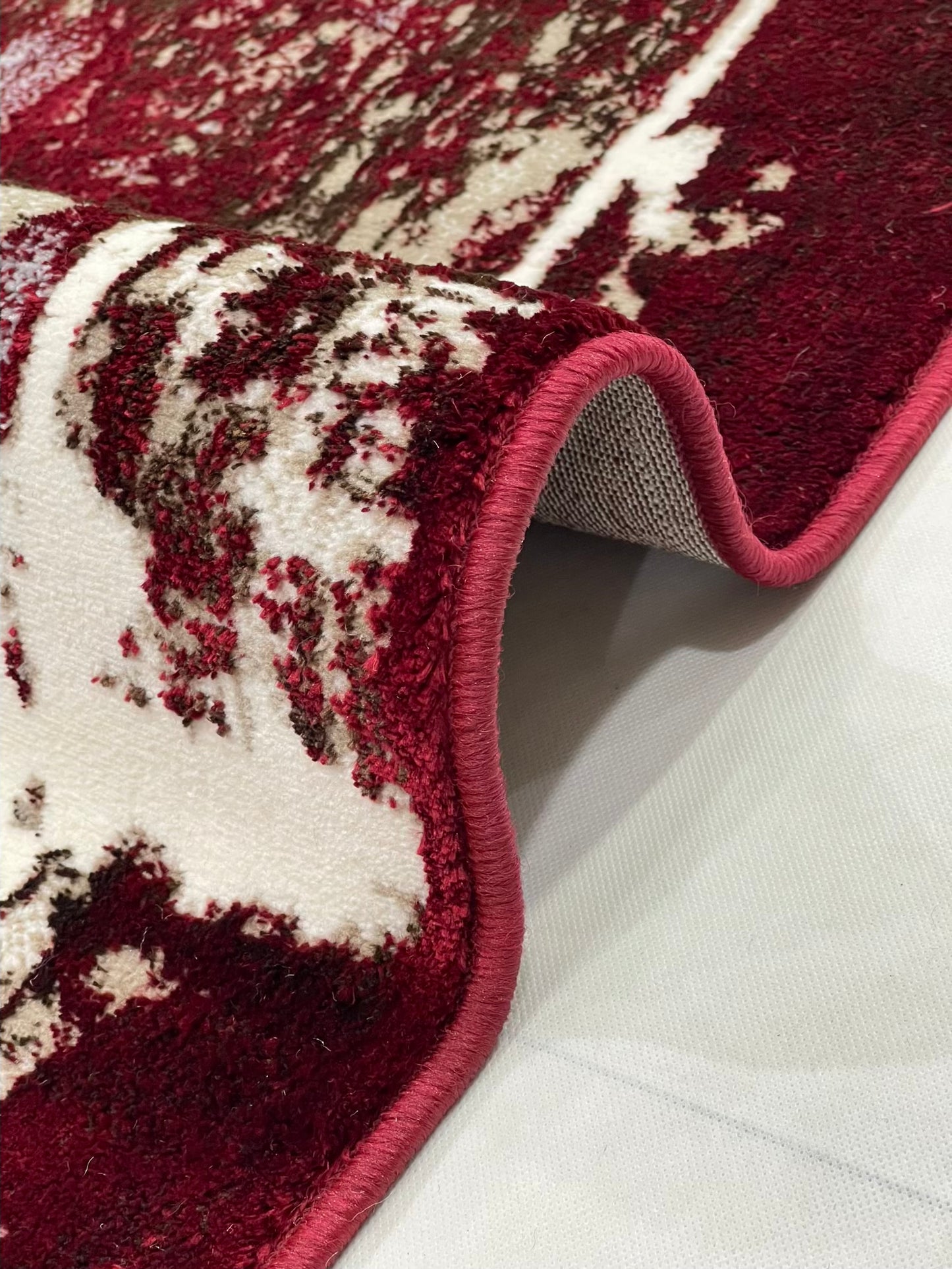 Pakistani Silk Woven Rug.(Article-1464-Red) Size : 5ft width  x 7.3ft length (150cm x 220cm)
