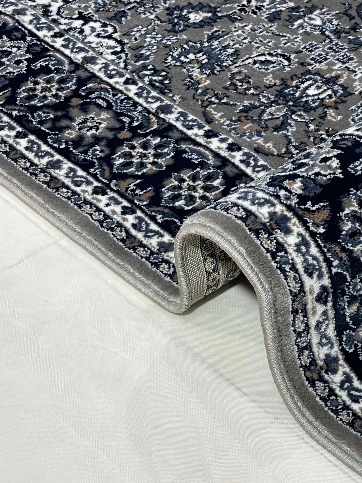 Persian polypropylene Rug,back woven(Article-01-Grey)
Size : 6.6 ft width x 9.6 ft length (200cm x 290cm)