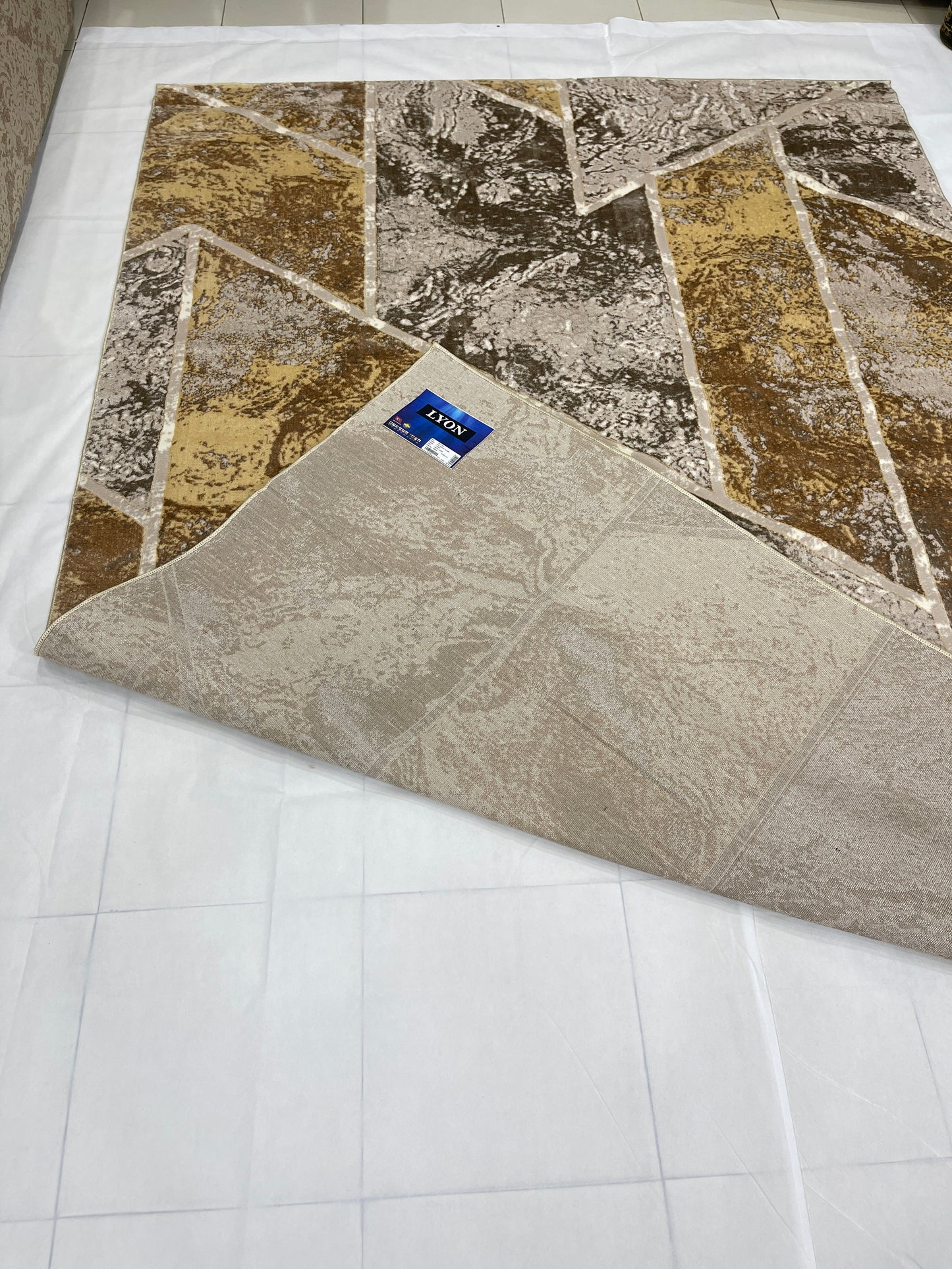 Turkish Top Quality Silk.(Article-1089-Cream , Beige) Size: 6.6 ft width x 9.6 ft length (200cm x 290cm)