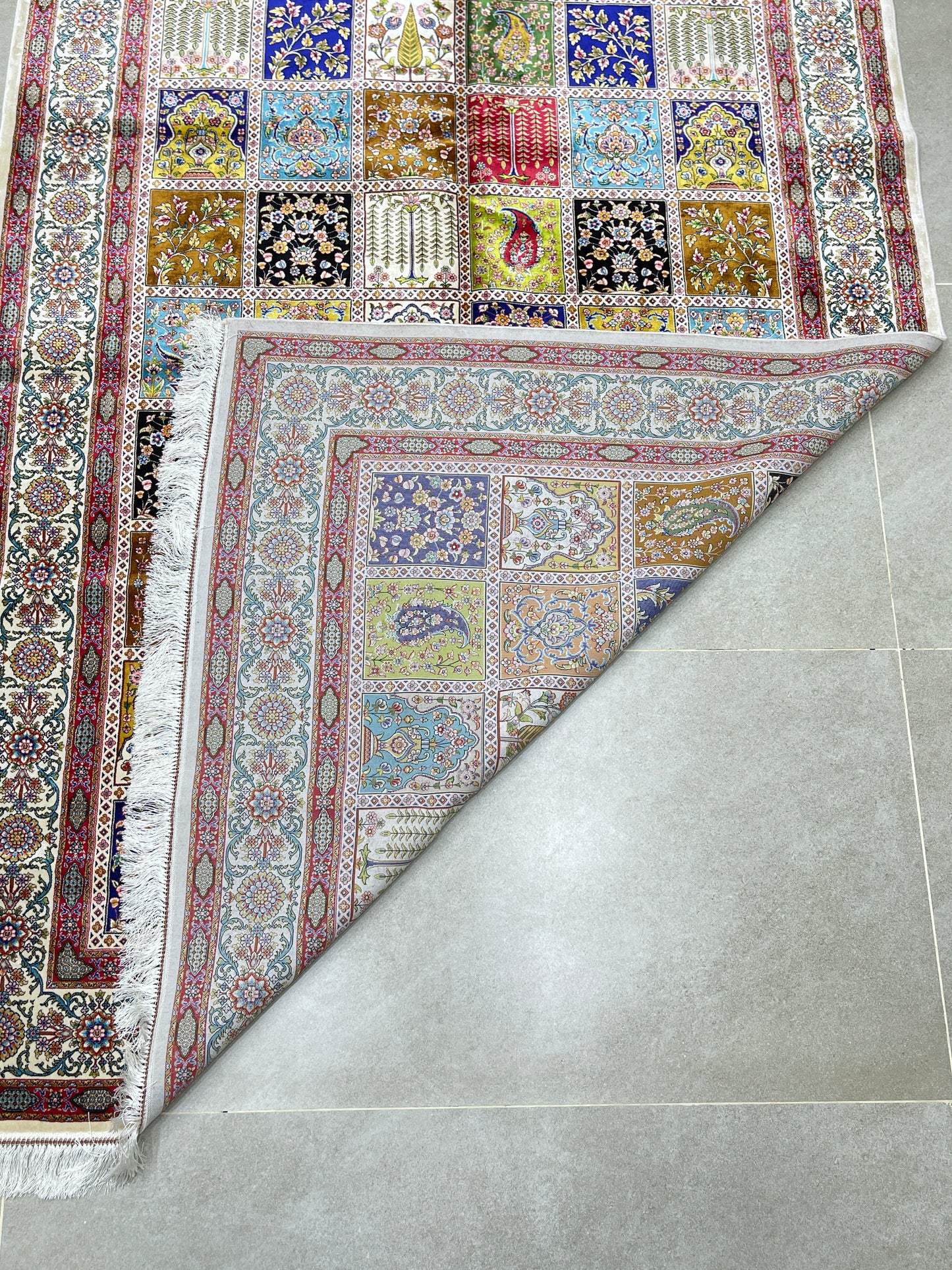 Premium Irani 1600 Reed Machine Made Rug - Off white & Multi with Cotton Back
Size : 5 ft width x 7.3 ft length (150cm x 225cm)
