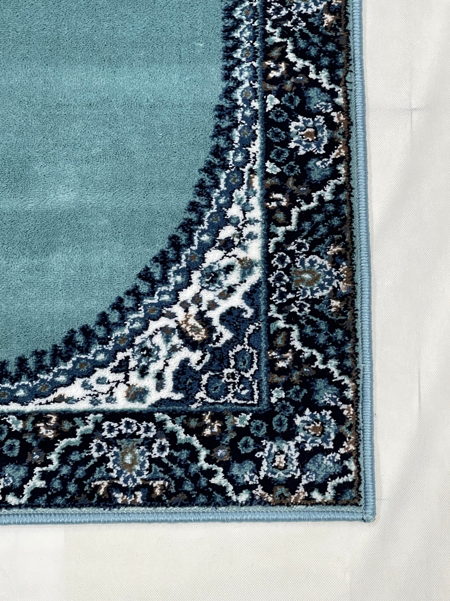 Feroze Persian Polypropylene Woven Runner.
Size : 2.6 ft width x 6.6 ft length 
(80 cm x 200 cm)