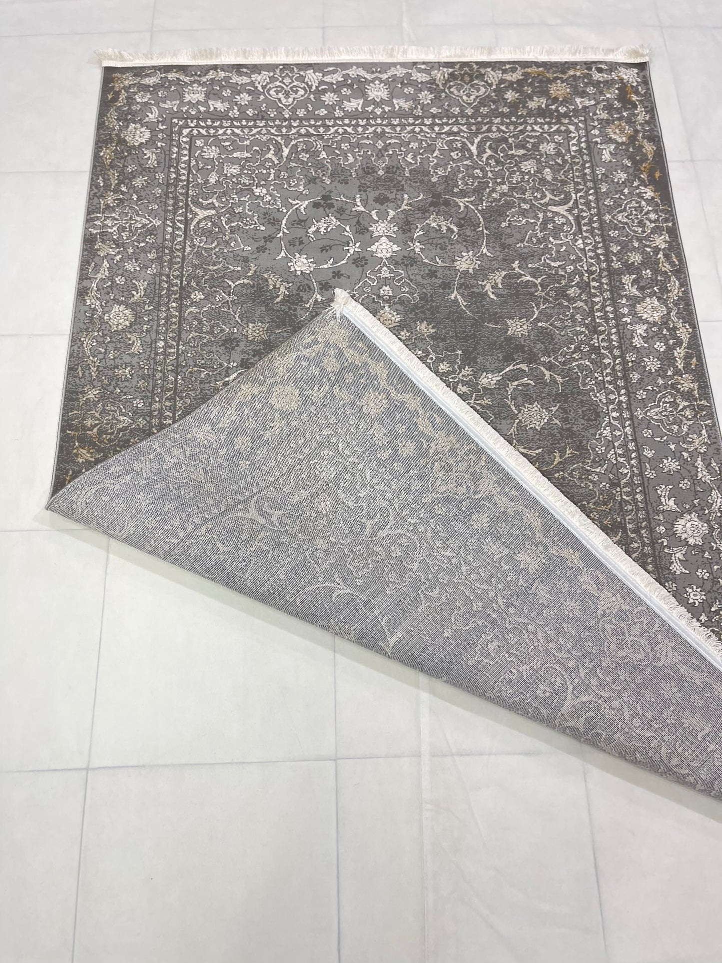 Irani Vintage Woven Rug.
 Article -2040-Grey
Size: 4 ft width x 6 ft length ( 120cm x 180 cm)