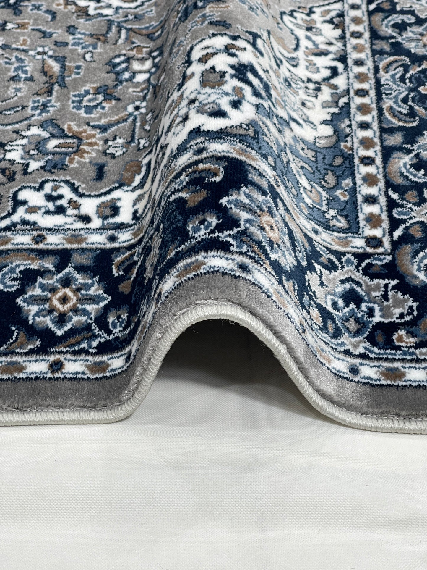 Persian Polypropylene Rug,back woven(Article-01-Grey)
Size : 5ft width  x 7.3ft length (150cm x 220cm)