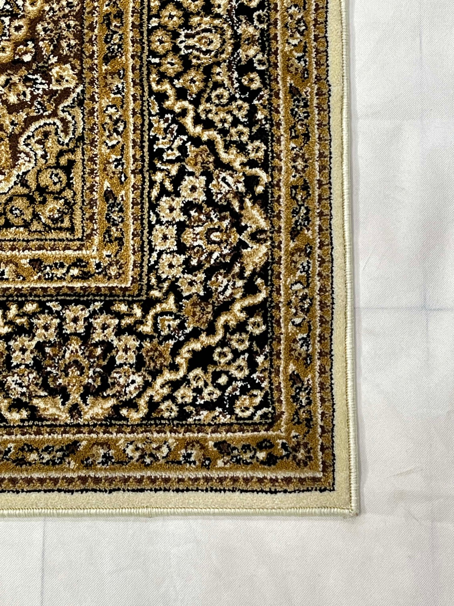 Persian polypropylene Rug,back woven (Article-22-off white )
size: 6.6 ft width x 9.6 ft length (200cm x 290cm)