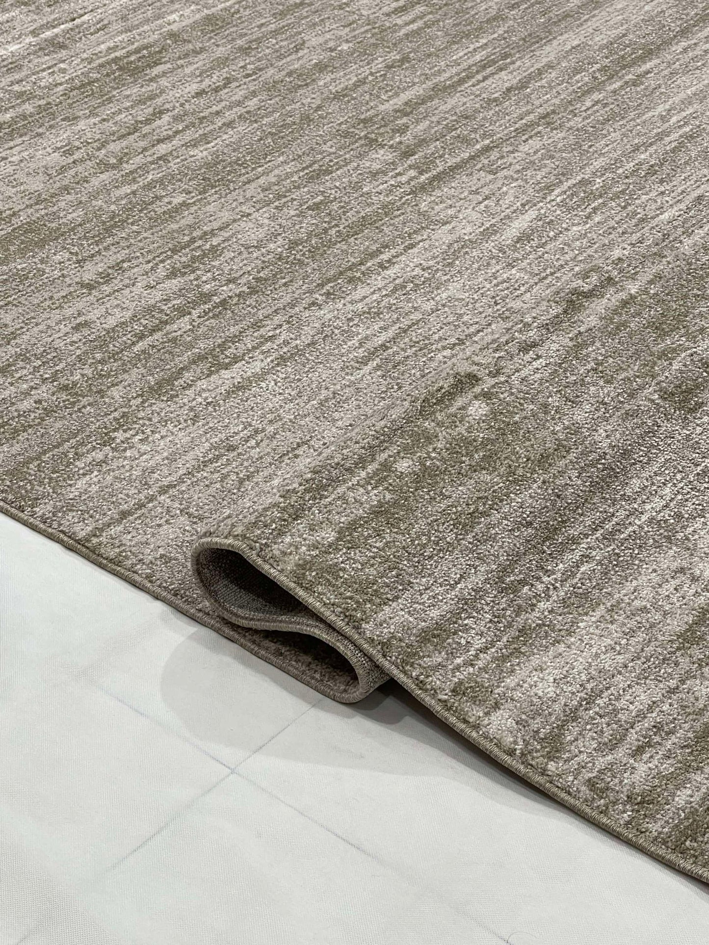 New Turkish Vintage Silky Woven Rug.
Article-1803-Off-white  , Beige
 Size : 5.3 ft width x 7.8 ft length
(160 cm x 230 cm)