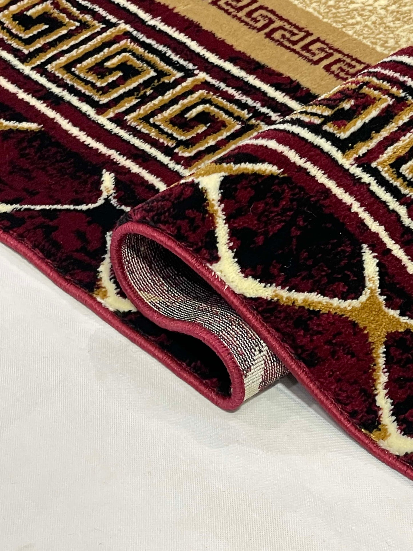 Modern polypropylene Rug,back woven(Article-2221-Red)
Size : 5ft width  x 7.3ft length (150cm x 220cm)